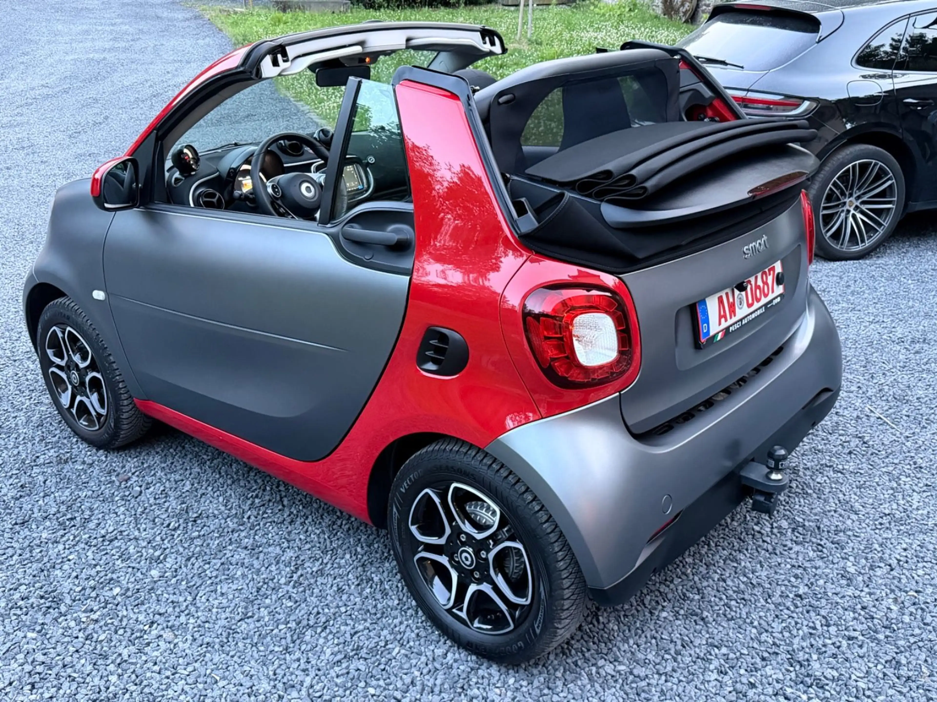 smart forTwo fortwo cabrio Mattgrau AHK Alpine Navi LED — photo 4