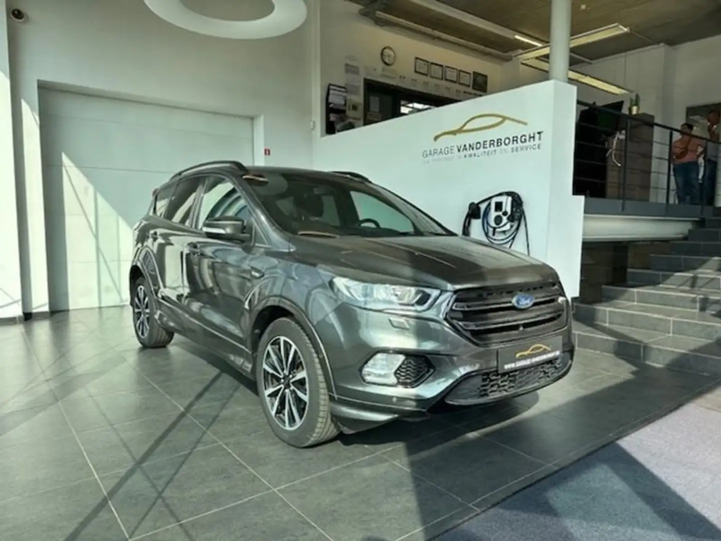 Ford Kuga ST-LINE  1.5I BENZINE 150PK FULL OPTION Grigio - 1