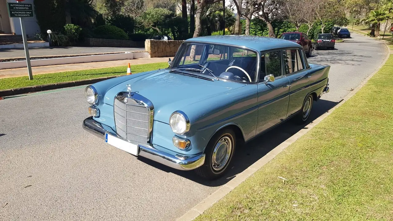 Mercedes-Benz 200D, foto 2