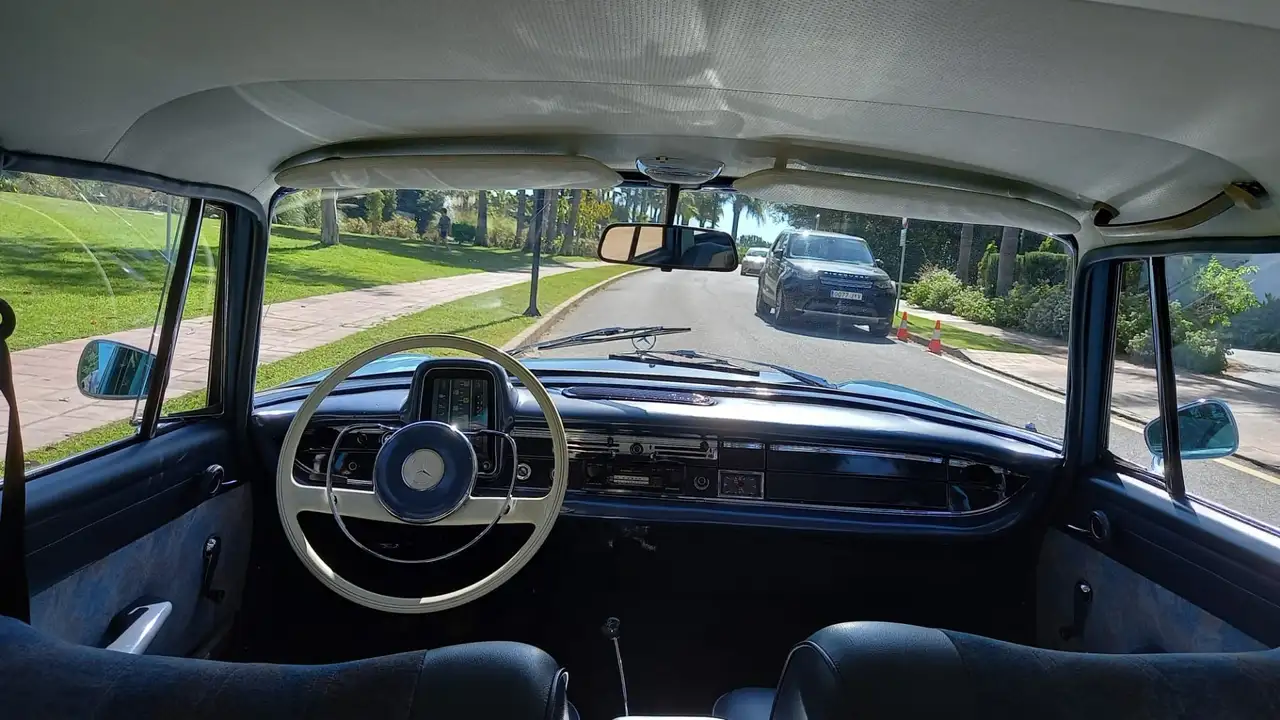 Mercedes-Benz 200D, foto 8
