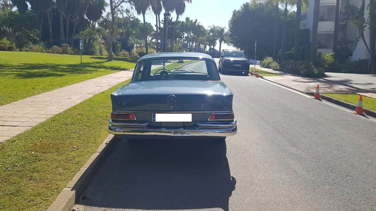 Mercedes-Benz 200D, foto 4
