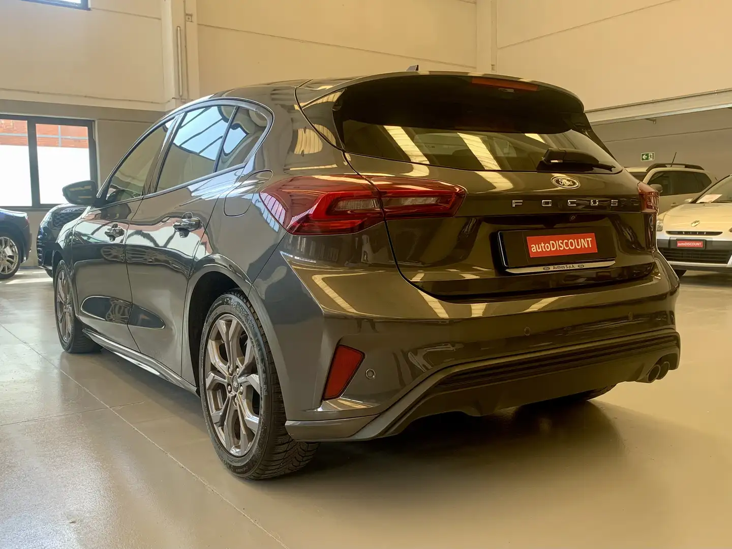 Ford Focus Focus V 2022 1.5 ST-Line 120cv auto *PREZZO PROMO* Grijs - 2