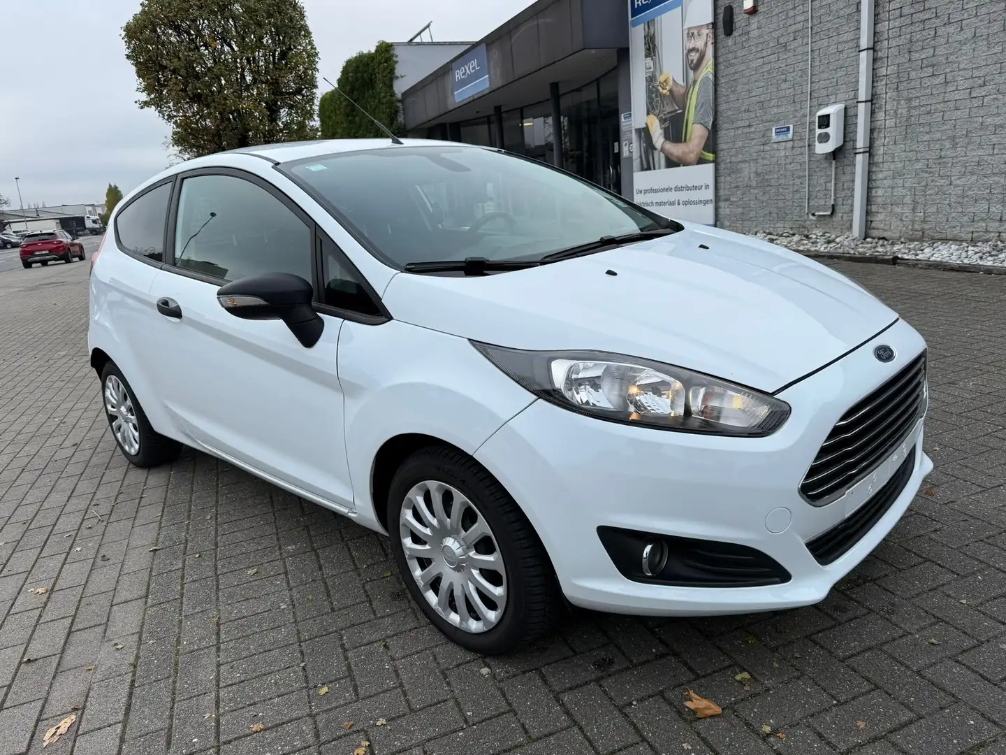 Ford Fiesta 1.5 TDCi Ambiente GARANTIE 1 AN/JAAR Wit - 2
