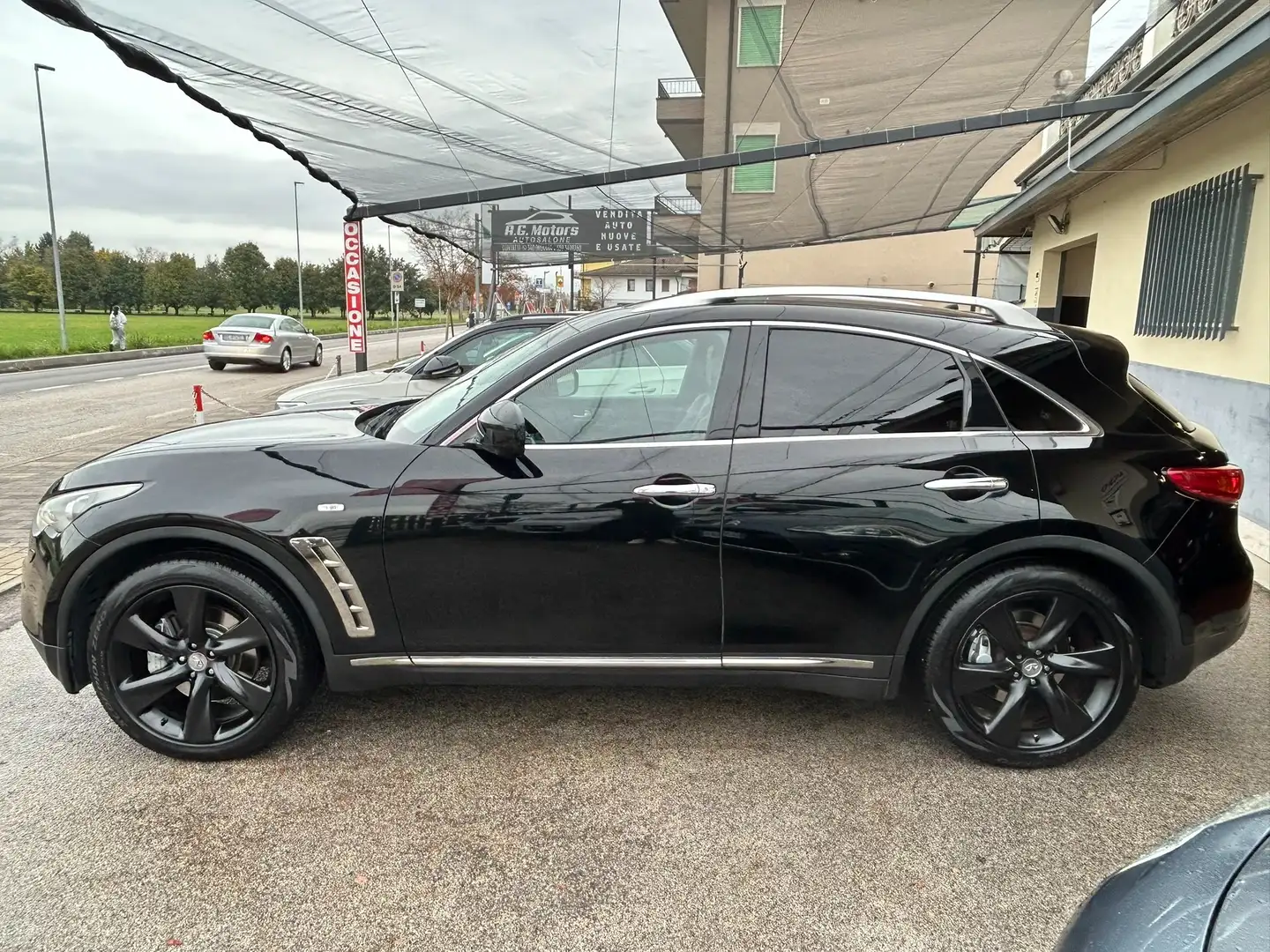 Infiniti FX 3.0DS 238CV V6 Premium AWD auto - EXPORT Noir - 2