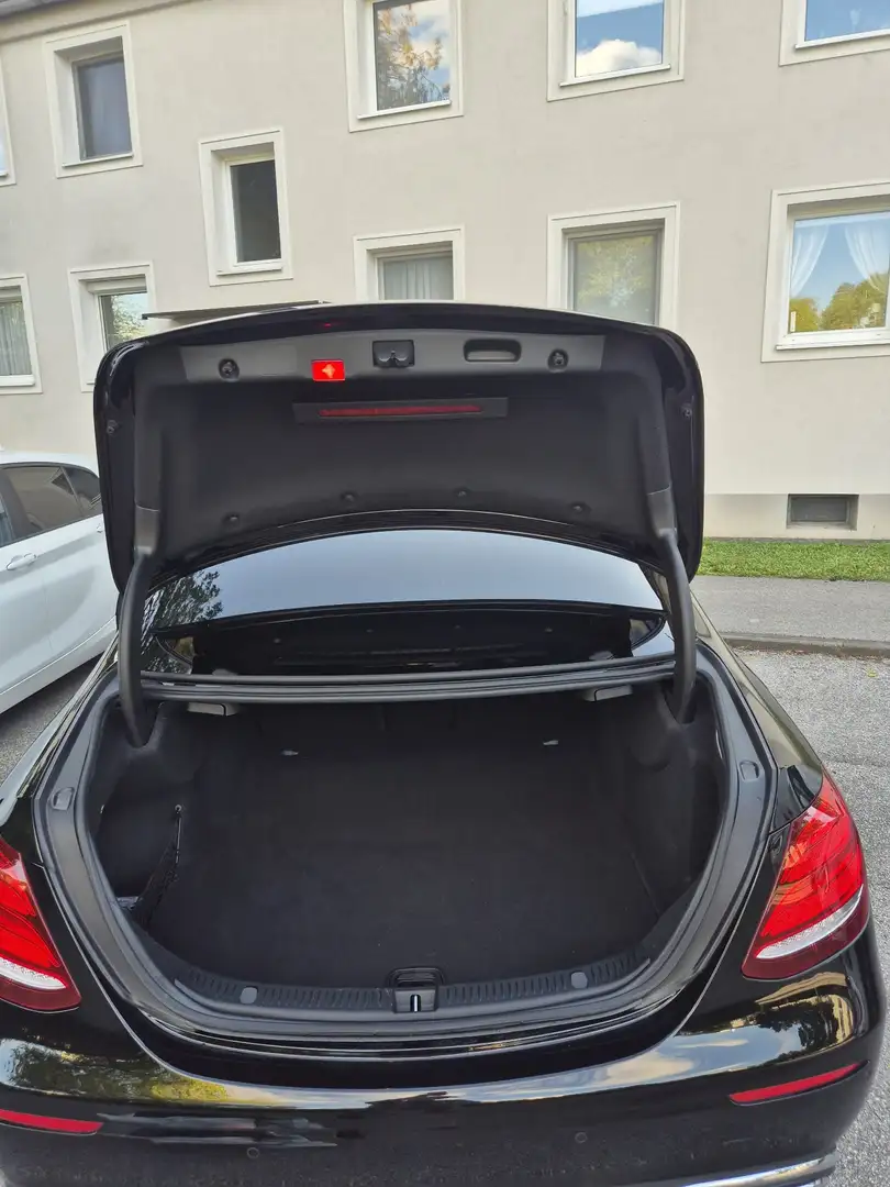 Mercedes-Benz E 220 d Aut. - 1