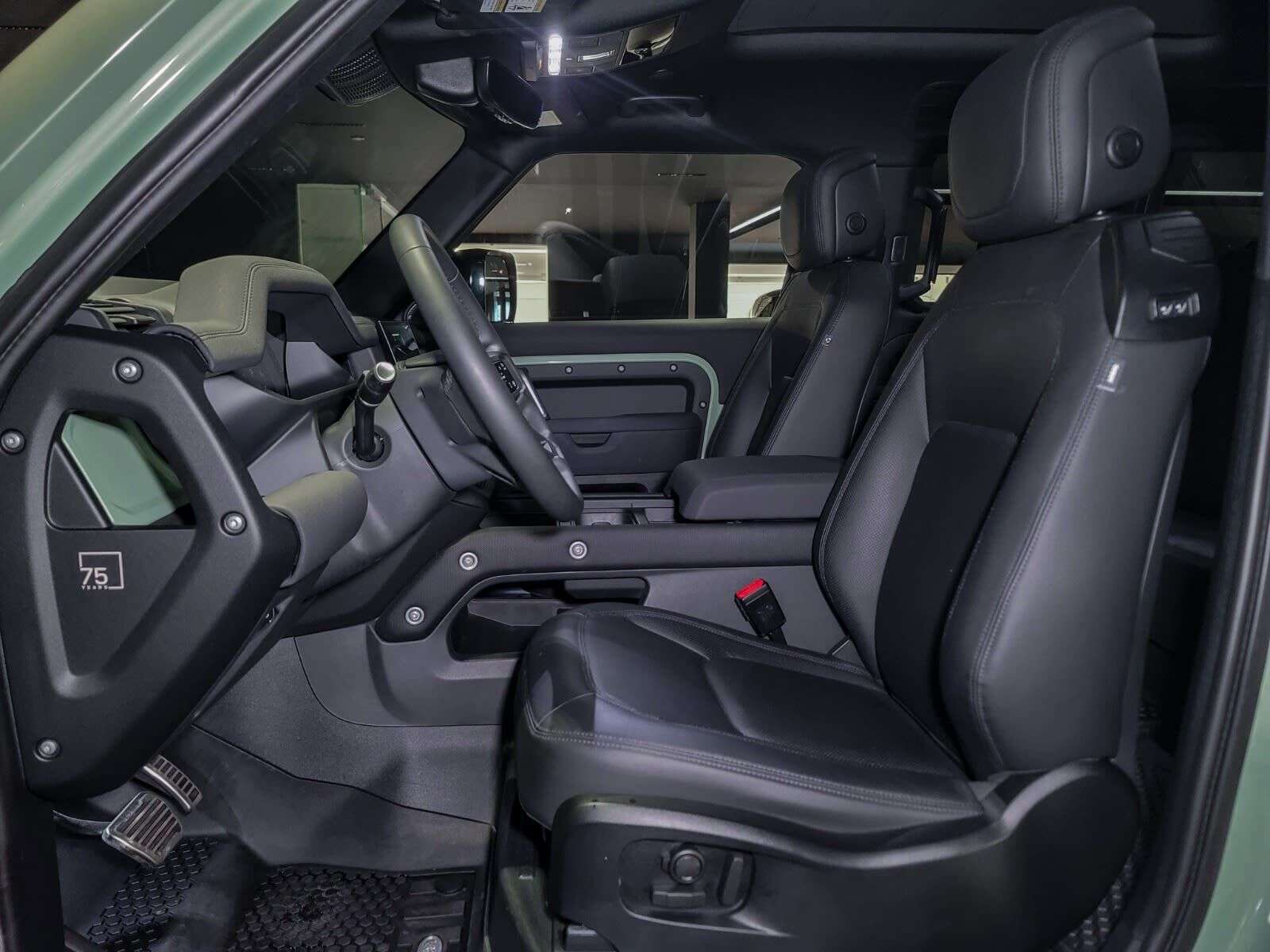 2023 Land Rover Defender 75th Edition | Tow Hitch Receiver | Sunroof | Navi thumb 11
