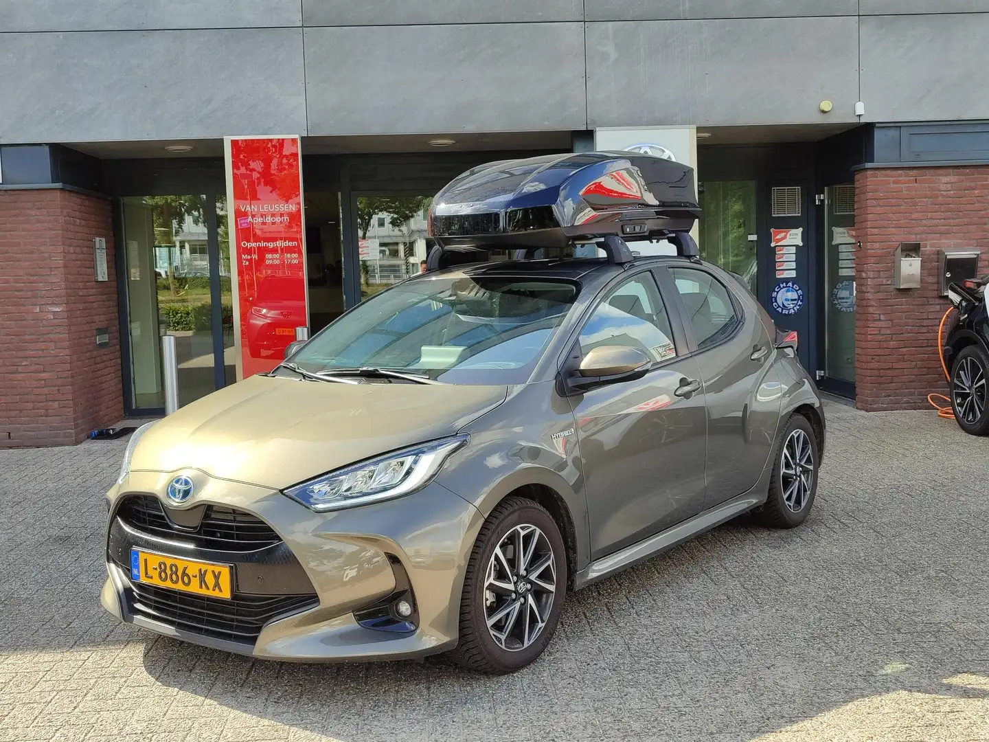 Toyota Yaris 1.5 Hybrid DYNAMIC TREKHAAK PARK-SENSOREN 4S-BANDE Groen - 1