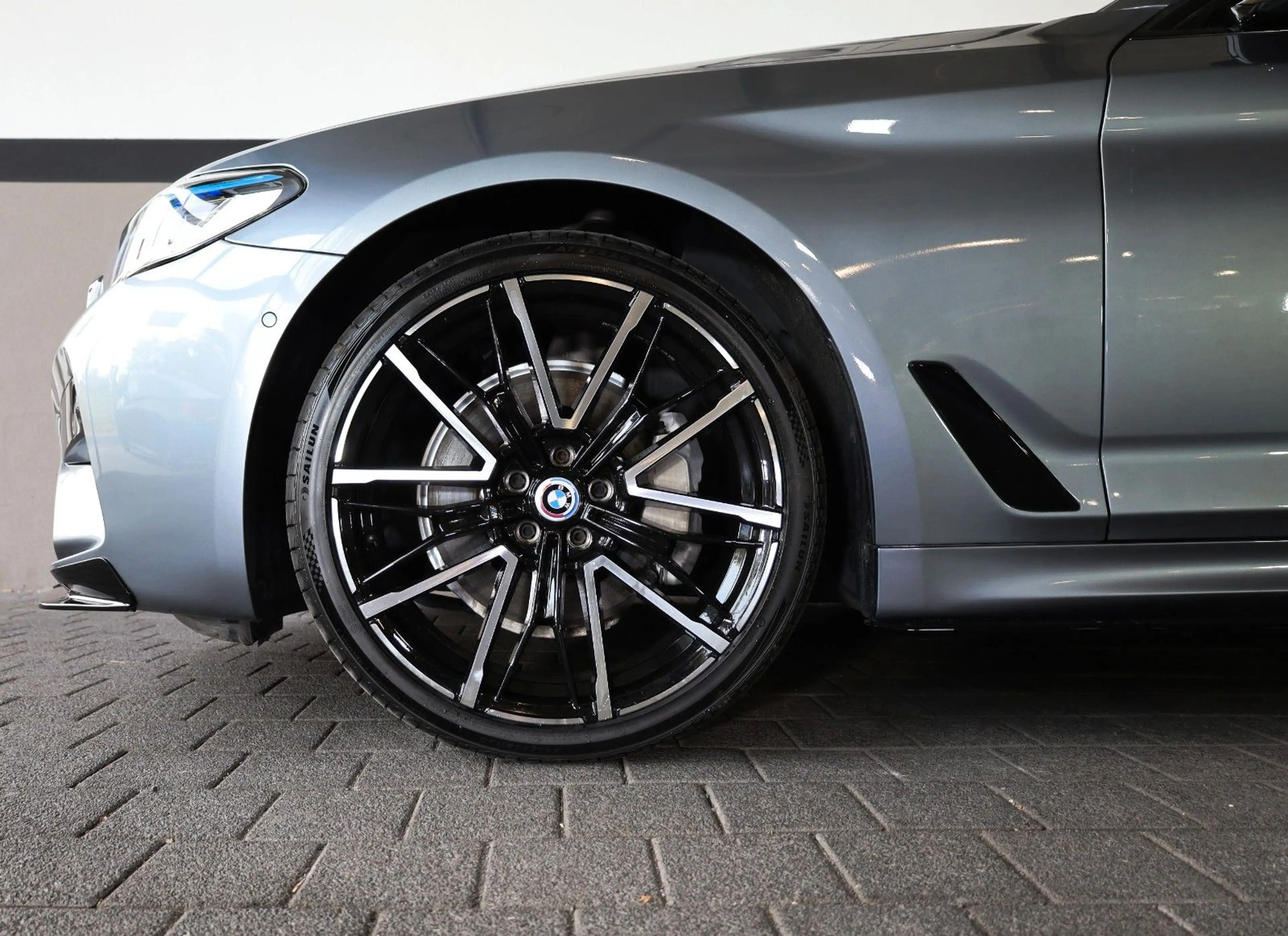 BMW 540 i/LASER/HUD/TOTW/SHZ/ACC/SBD/KAMERA/PDC/R20 — photo 4