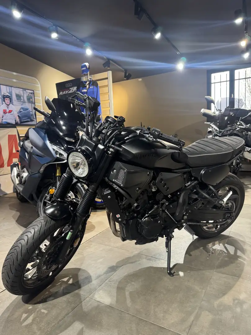 Yamaha XSR 700 Negro - 1