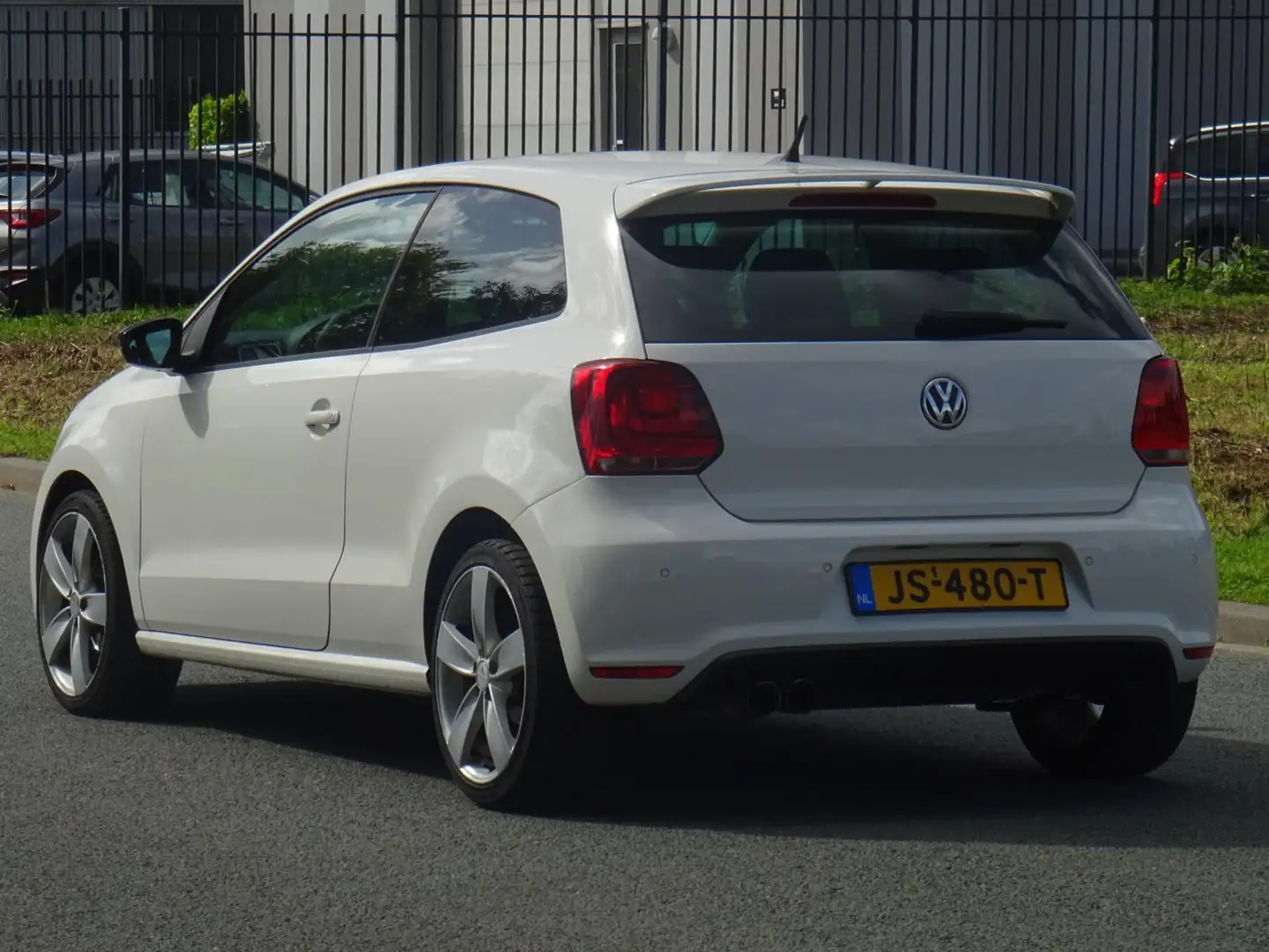 Volkswagen Polo 1.2 TSI GTI-PAKKET BI-XENON/CARPLAY/PDC/APK Wit - 2