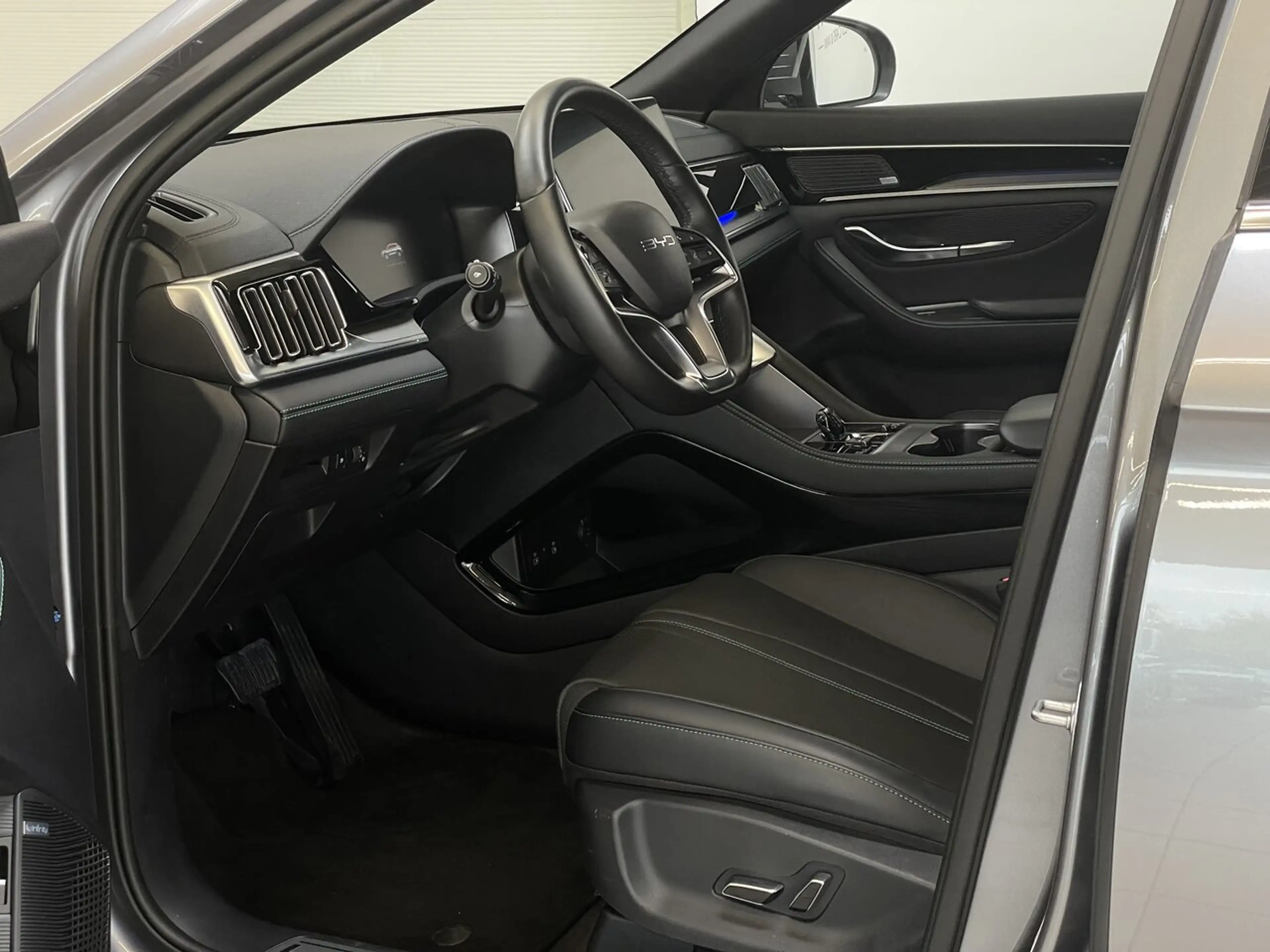 BYD Seal U DM-i Comfort comfort --> 120 km elektrisch — photo 12