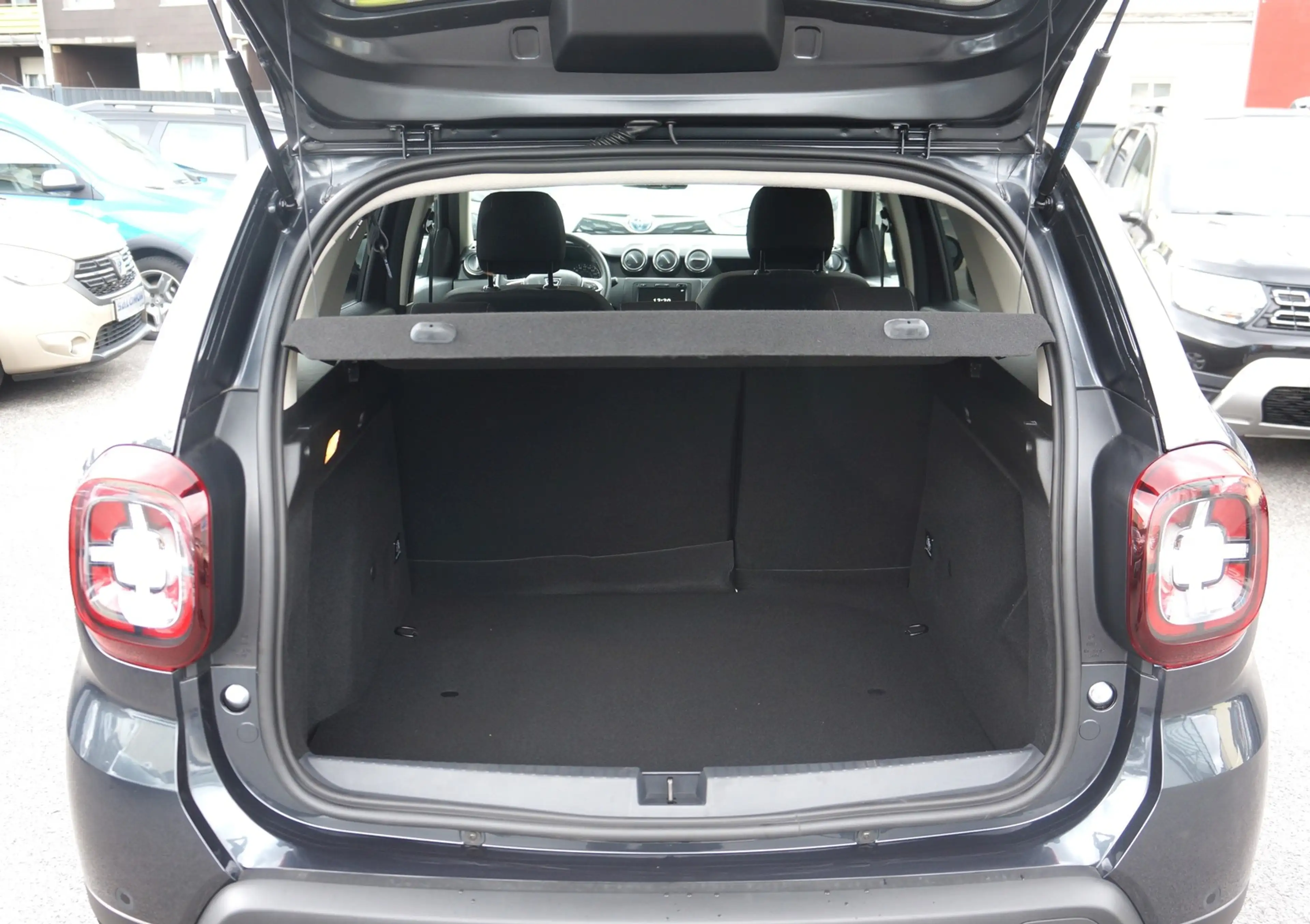 Dacia Duster 1.6 *NAVI*CAM*KLIMA*EFH ALU+ALLWETTER+abn.AHK — photo 5