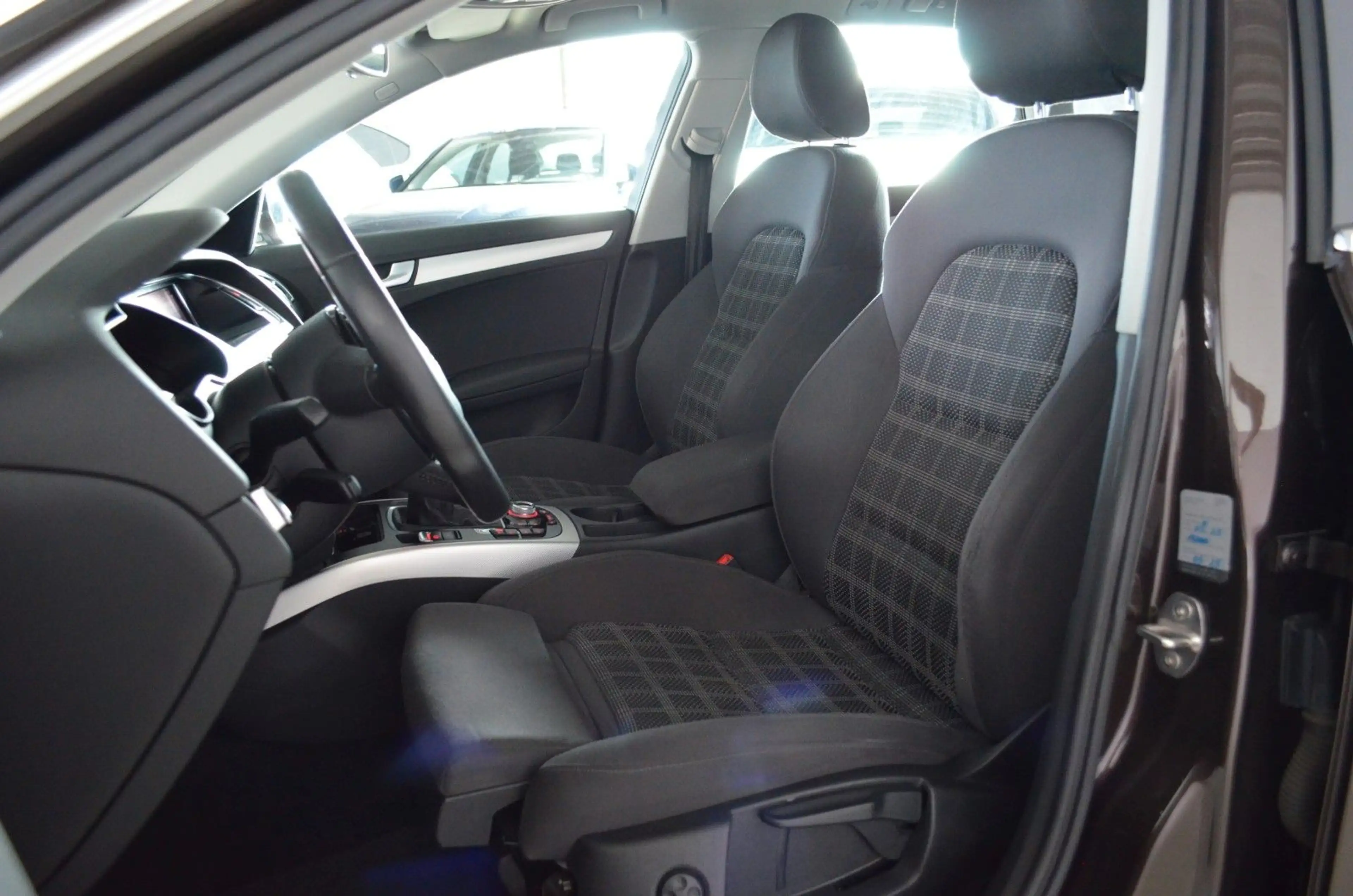 Audi A4 Avant Ambition MMI/SHZ — photo 12