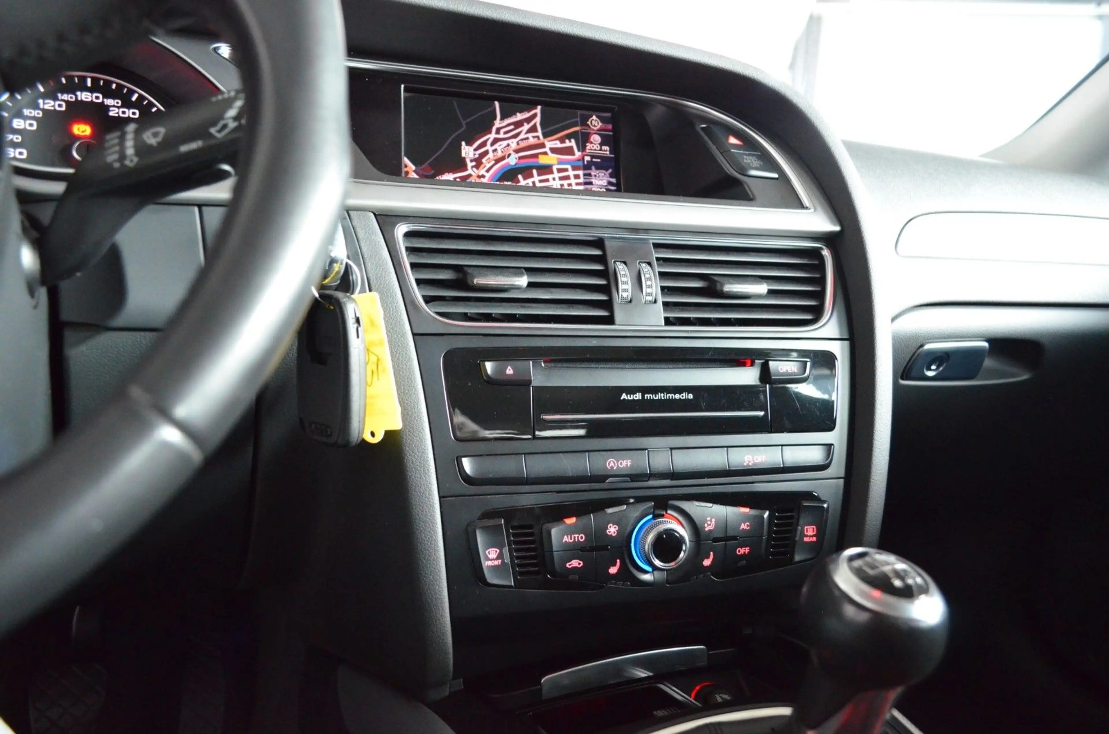 Audi A4 Avant Ambition MMI/SHZ — photo 15