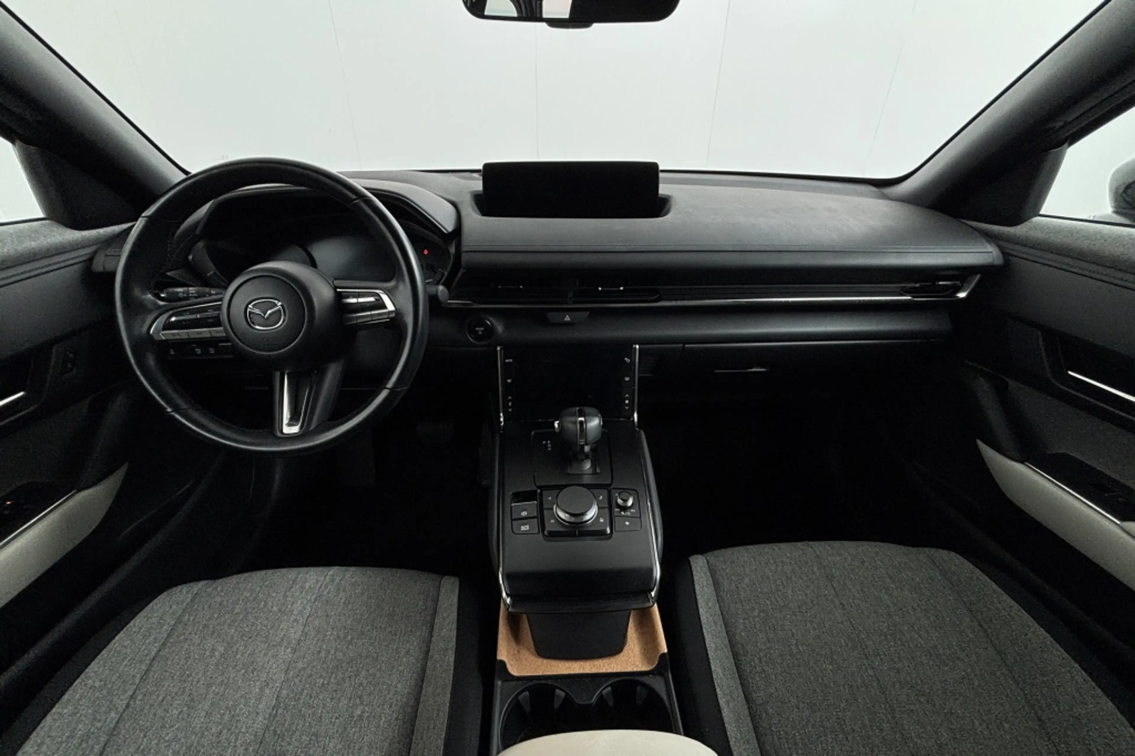 Mazda MX-30 e-SkyActiv 145PK Comfort — photo 34