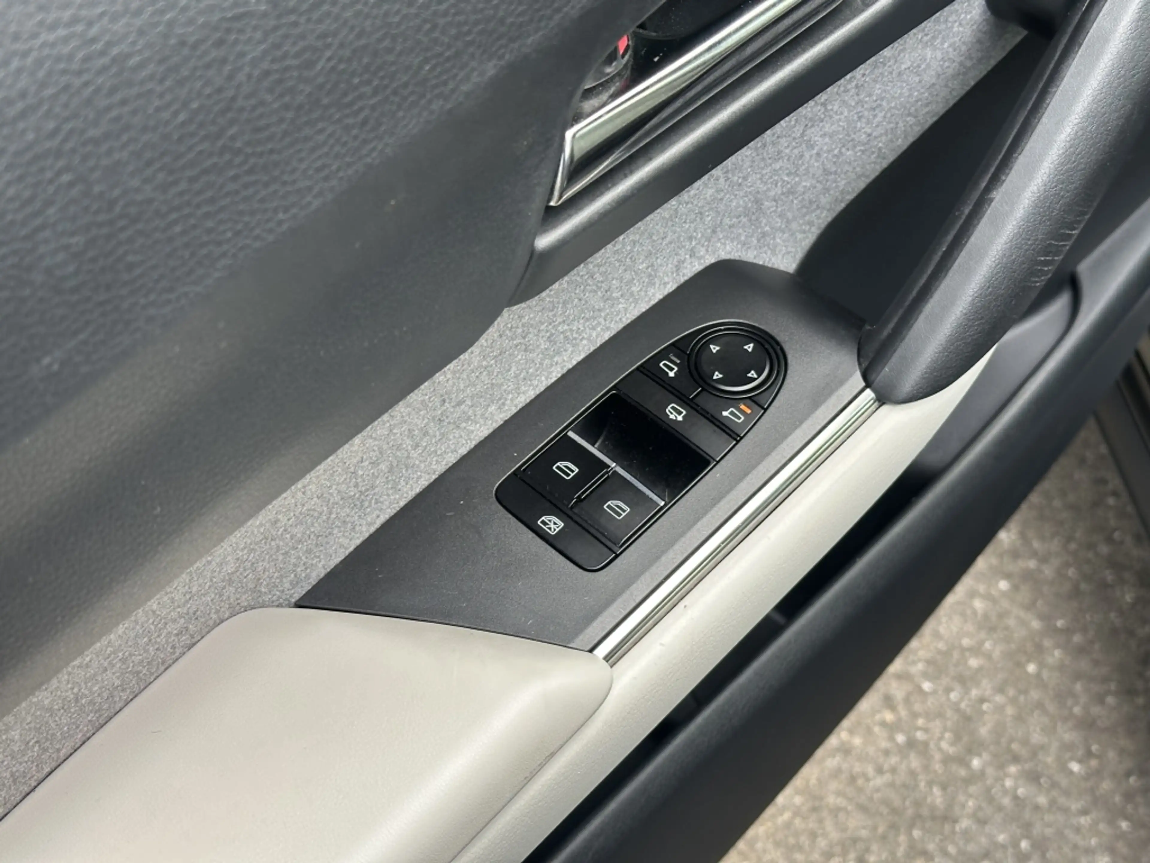 Mazda MX-30 e-SkyActiv 145PK Comfort — photo 23