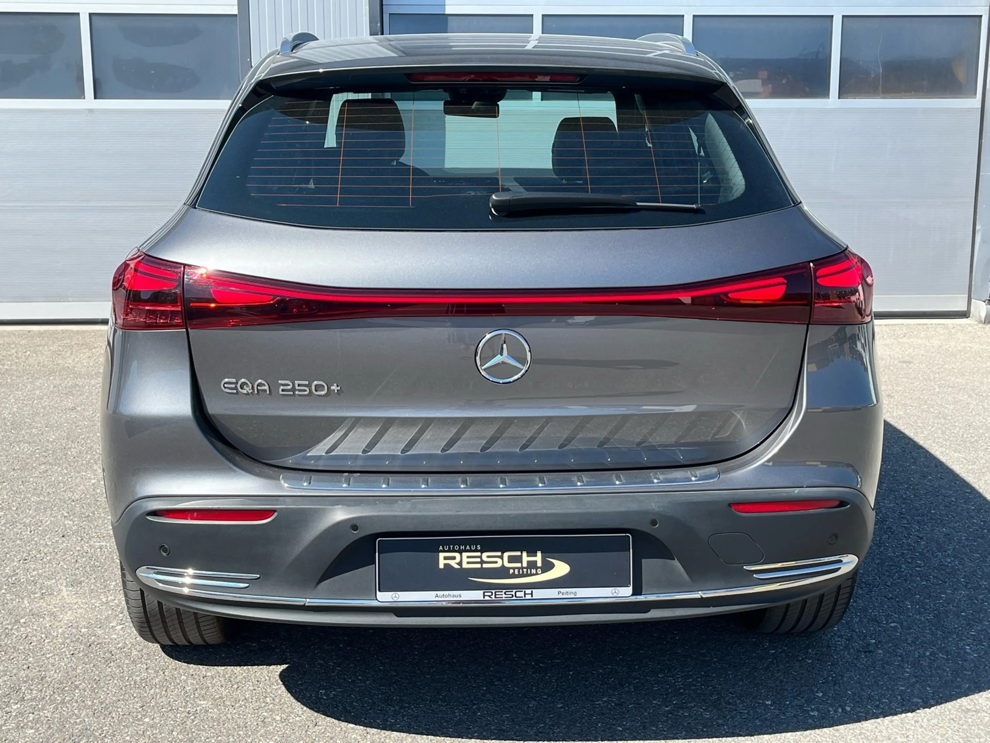 Mercedes-Benz EQA 250 + Progressive Adv./Distronic/WinterP/Flex — photo 6