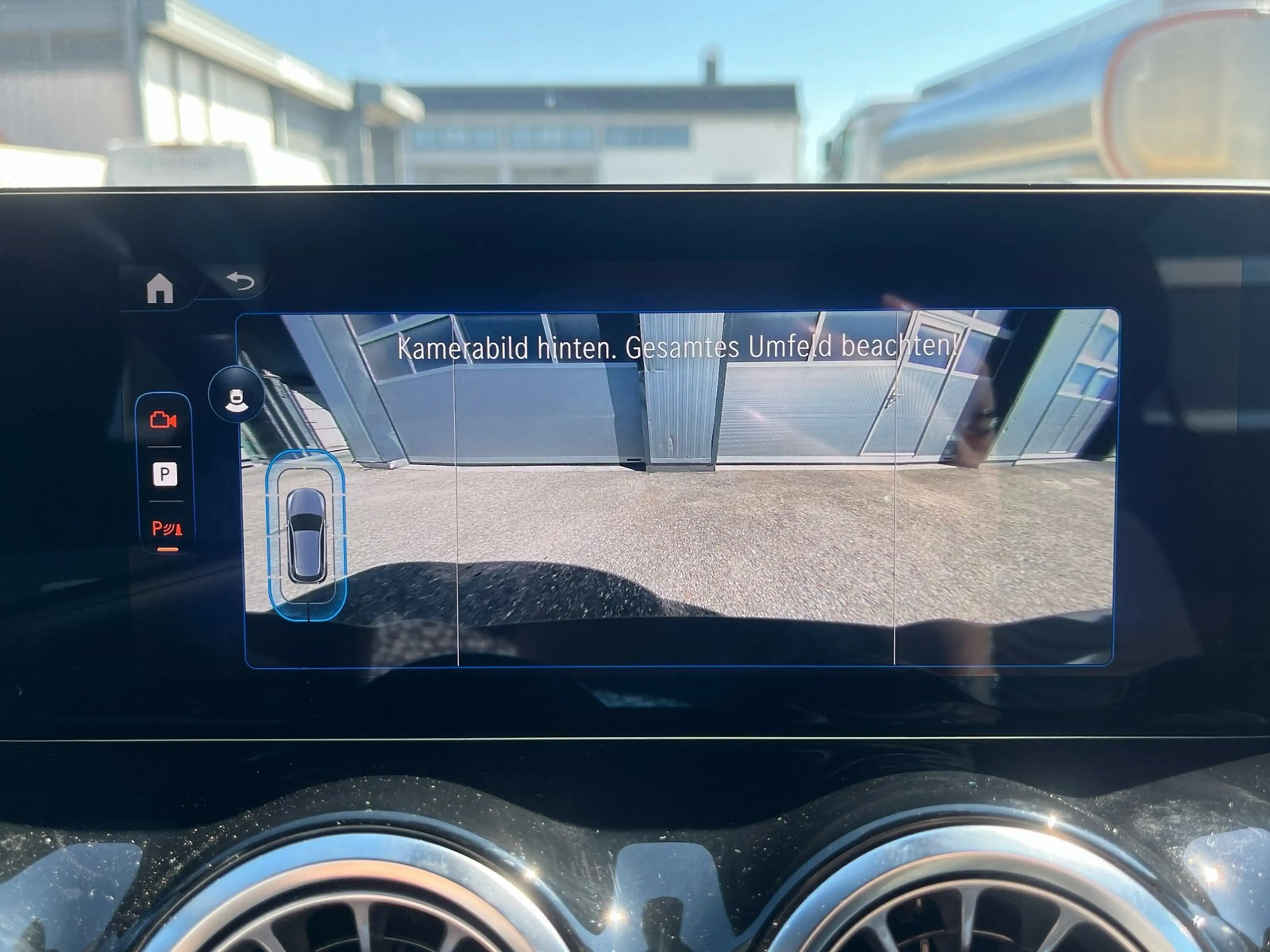Mercedes-Benz EQA 250 + Progressive Adv./Distronic/WinterP/Flex — photo 15