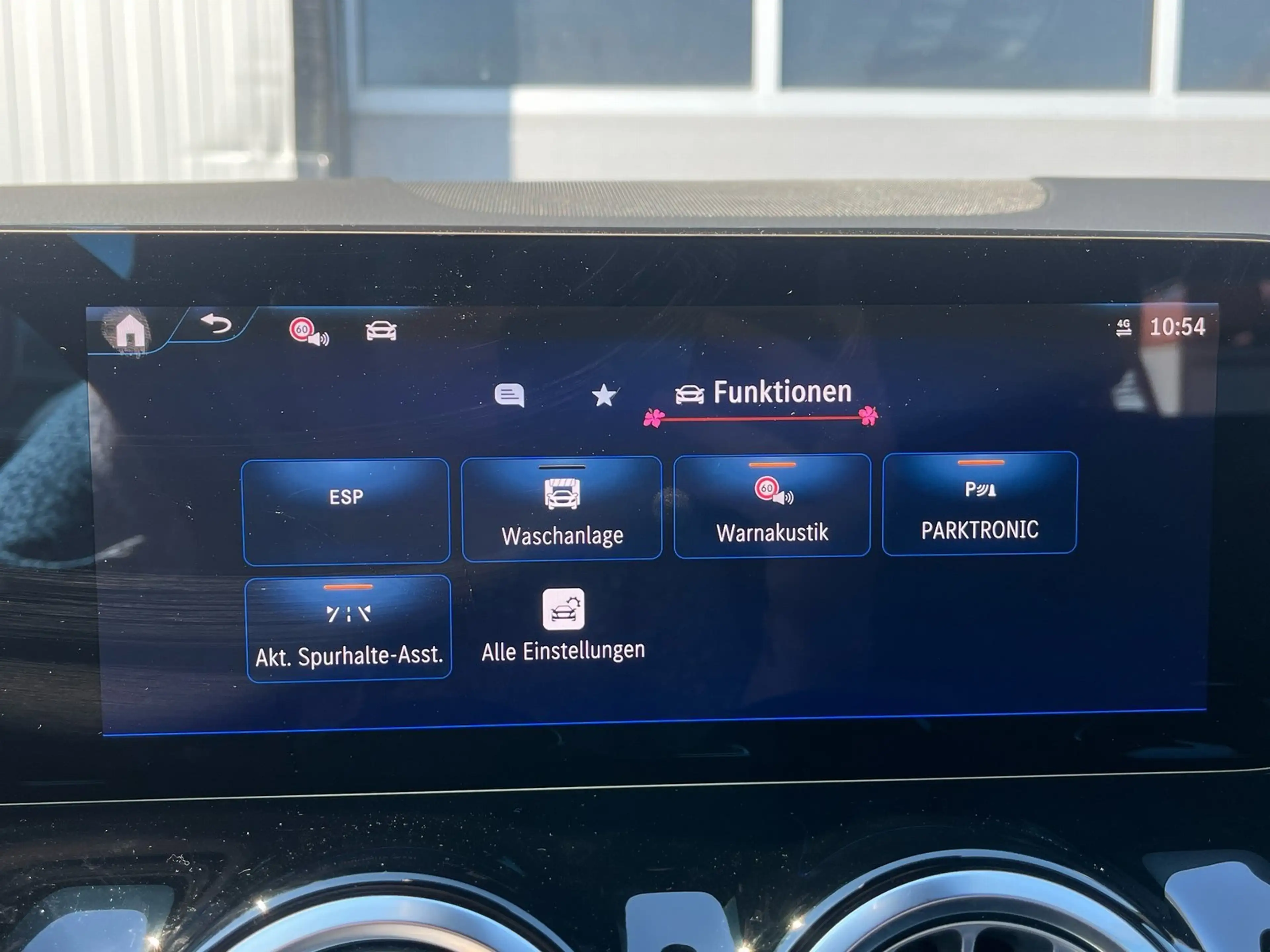 Mercedes-Benz EQA 250 + Progressive Adv./Distronic/WinterP/Flex — photo 11