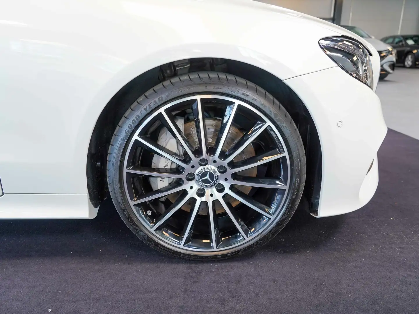 Mercedes-Benz E 400 E 400 4M Coupé AMG Line Night Sitzklima Burmeste Білий - 2