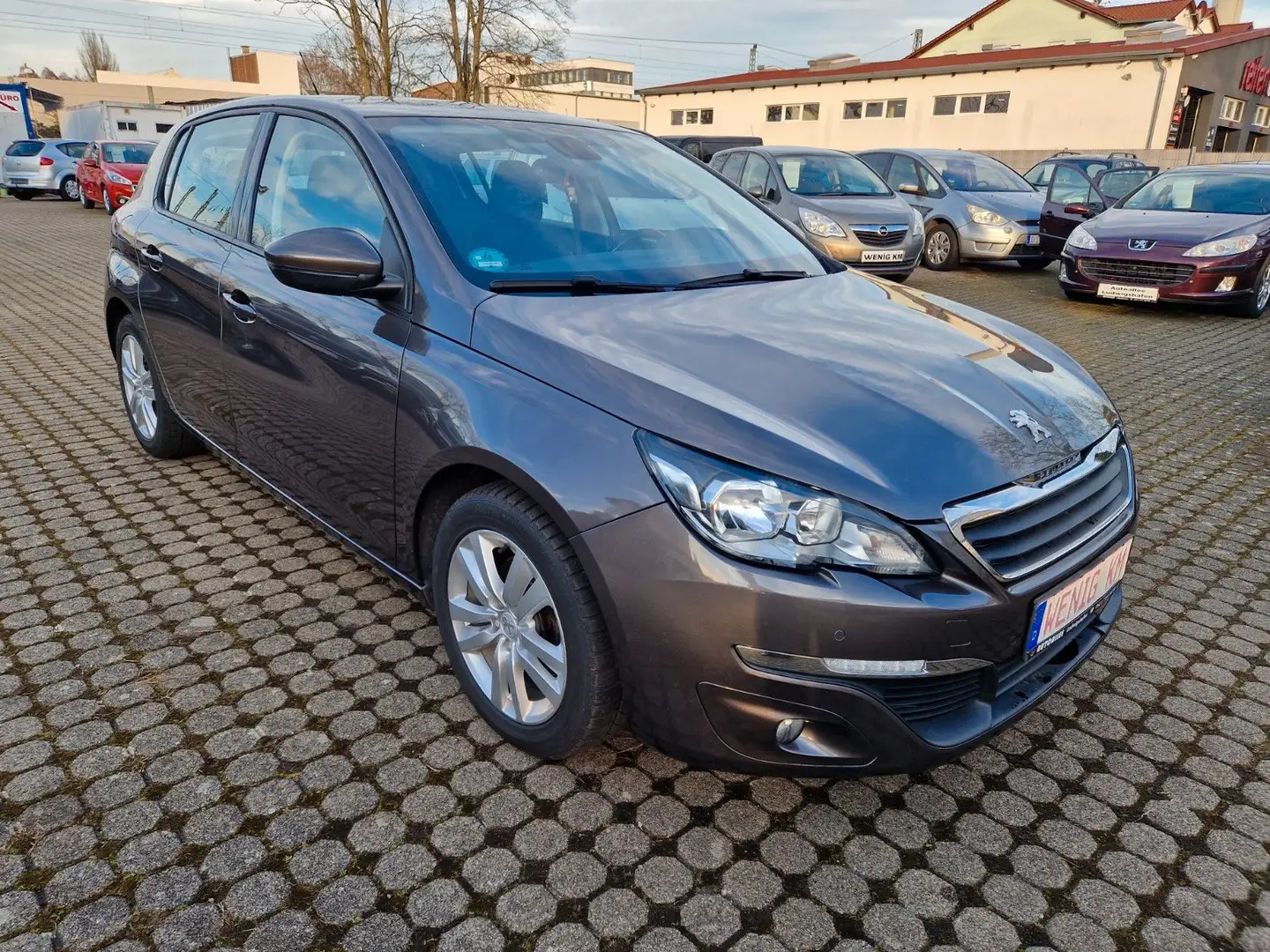 Peugeot 308 Active - 1