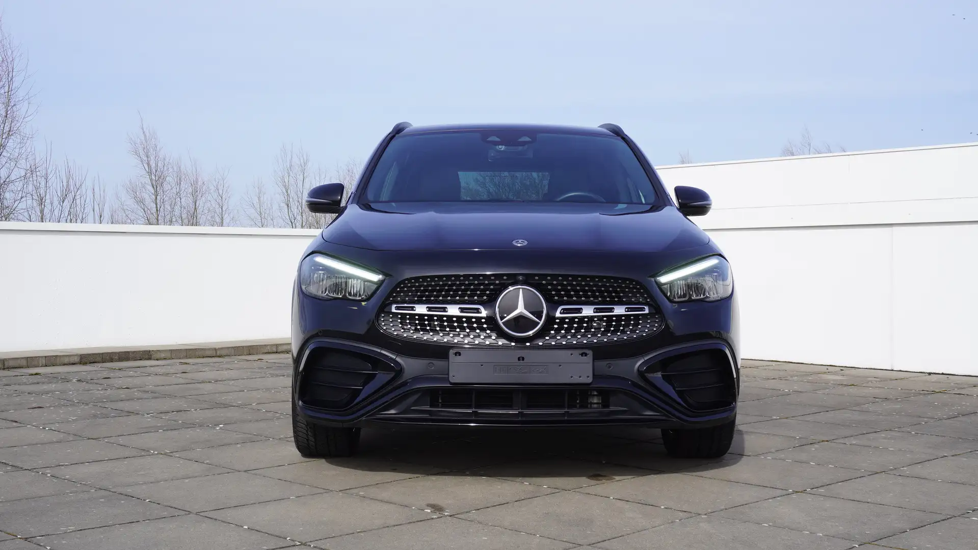 Mercedes-Benz GLA 200 AMG Distronic Panorama Keyless Go Nachtpakket Zwart - 2