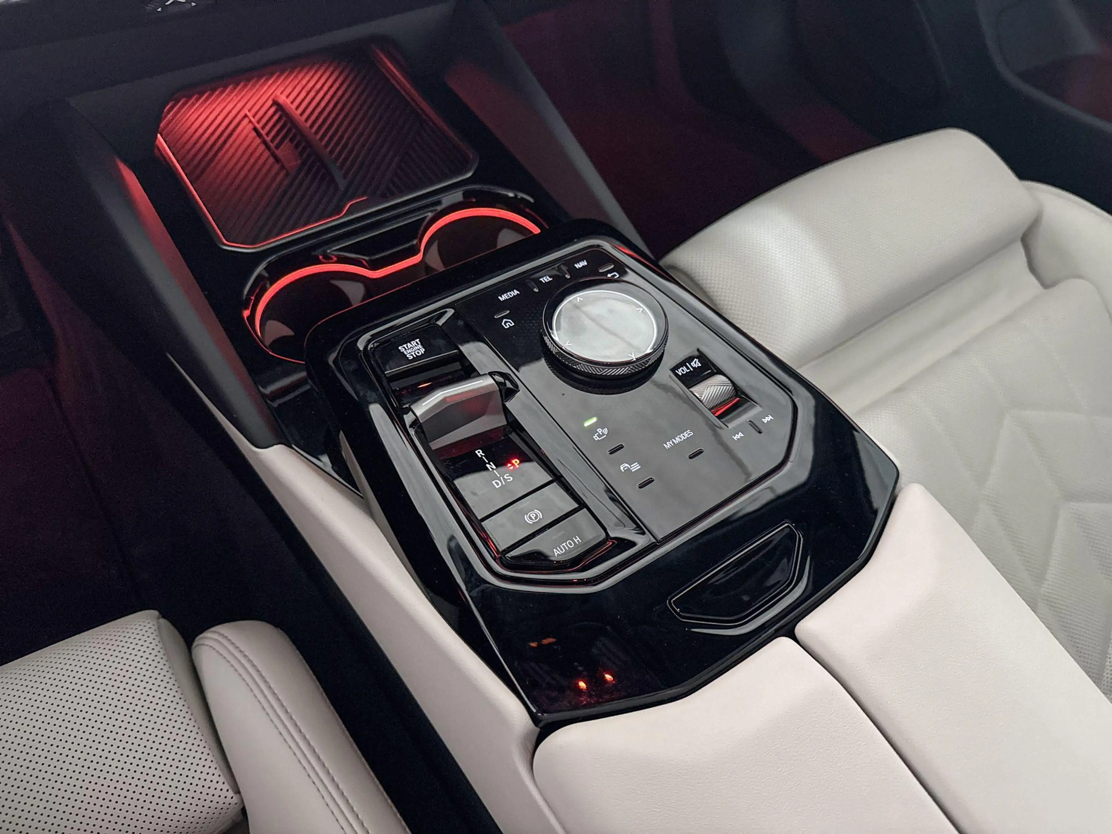 BMW 550 5 Serie Touring 550e xDrive — photo 15