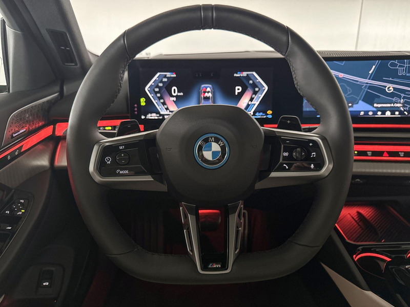 BMW 550 5 Serie Touring 550e xDrive — photo 12