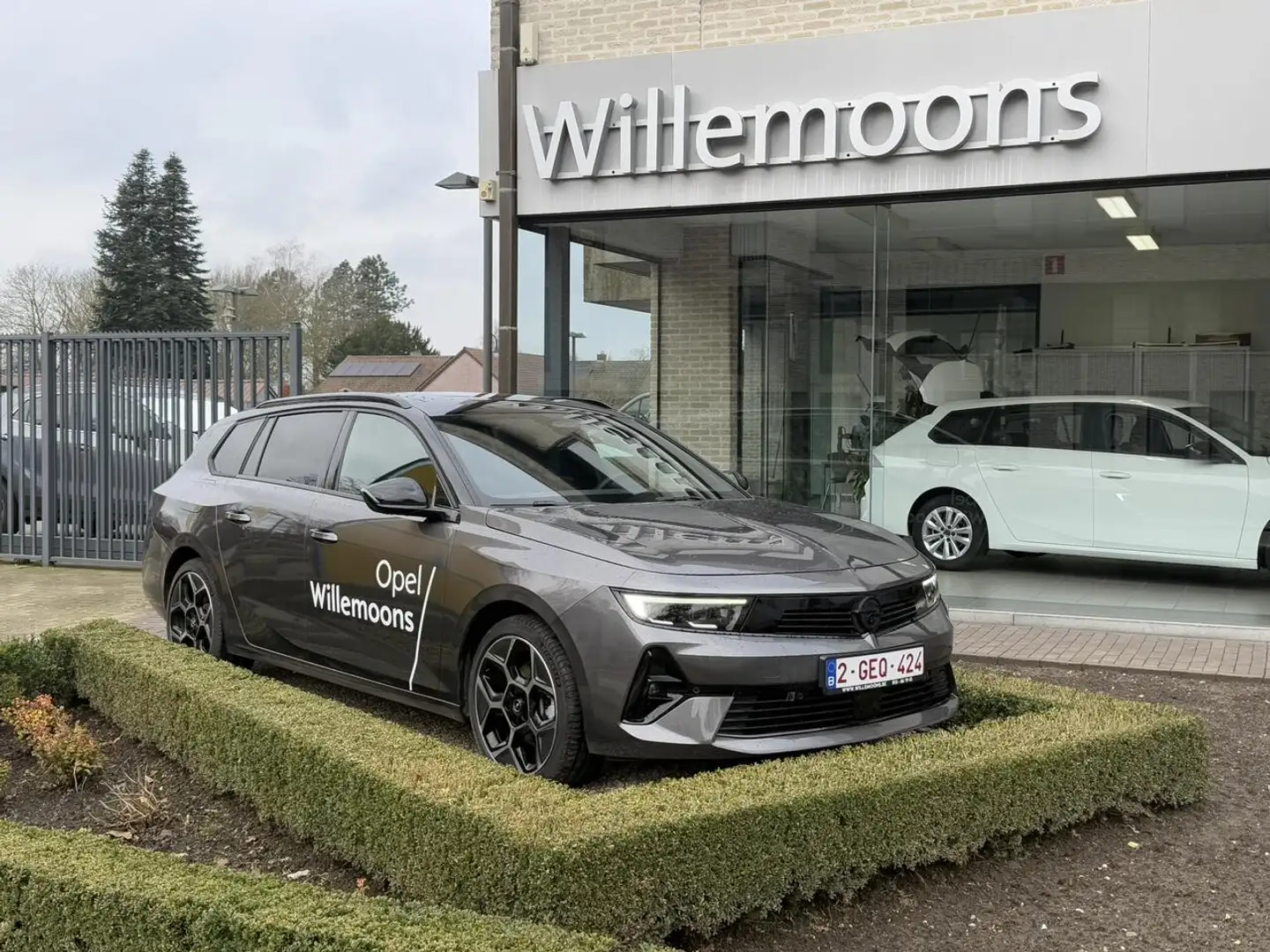 Opel Astra Sports Tourer Ultimate 1.2T Mild-Hybride136pk D... Grijs - 1