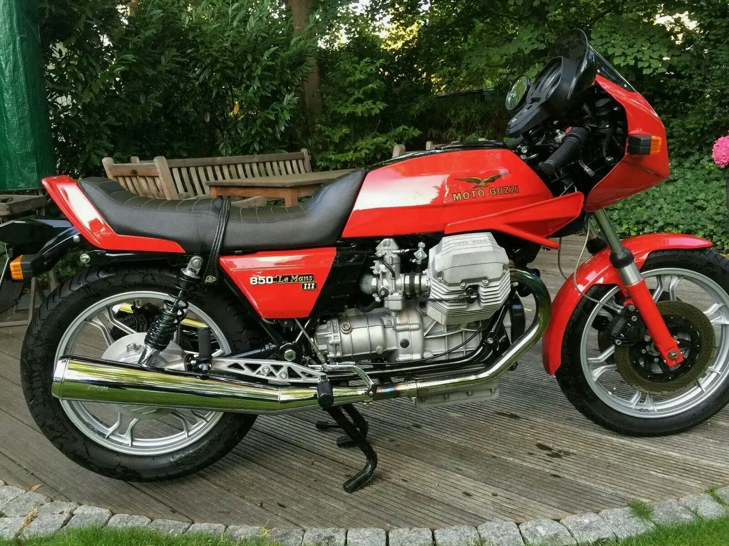 Moto Guzzi Le Mans III Red - 1