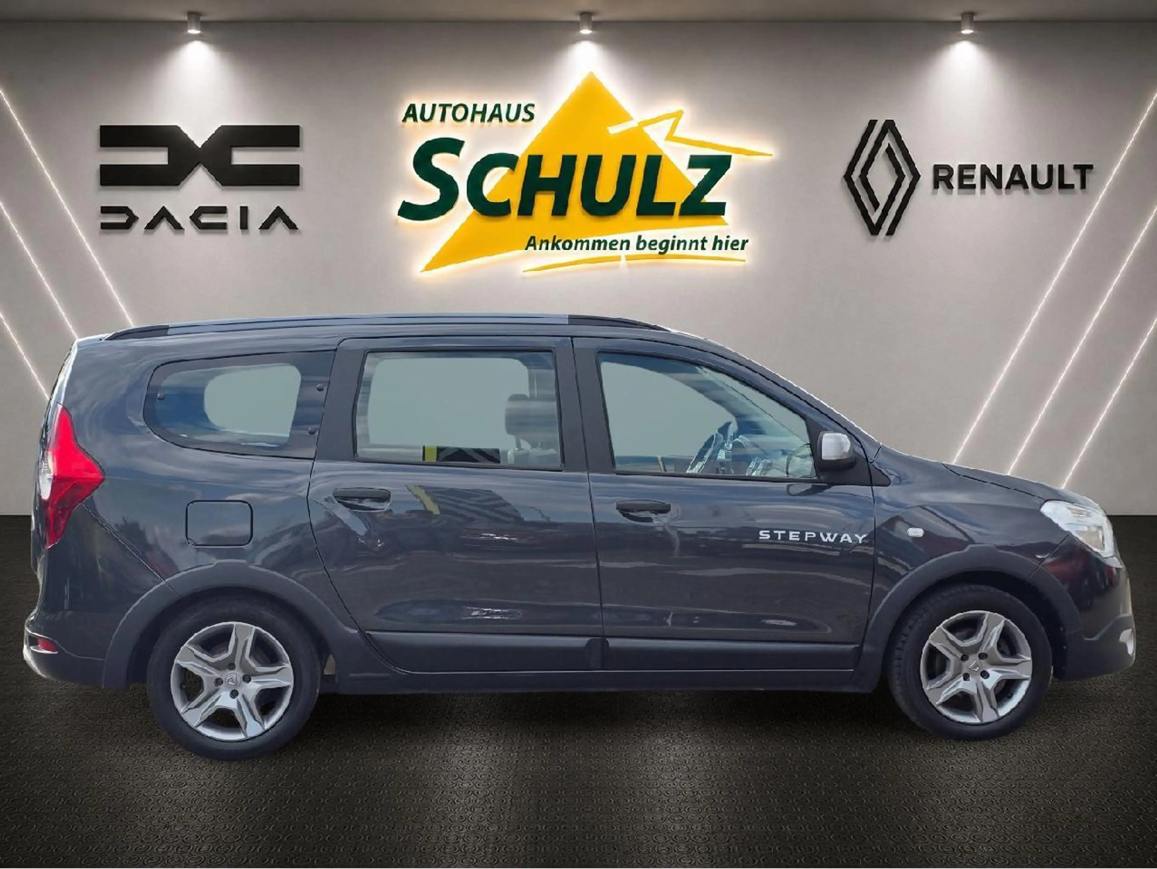 Dacia Lodgy Stepway Selection Blue dCi 115 7-Sitzer — photo 2