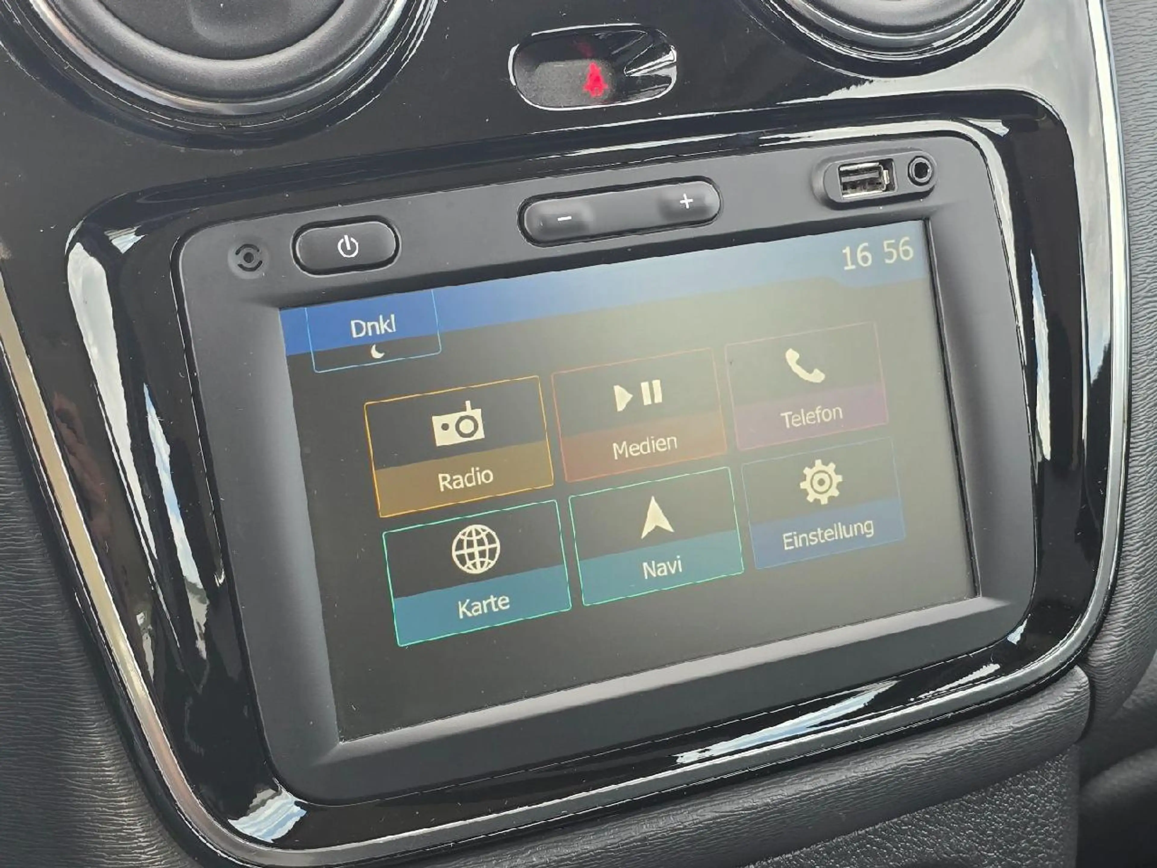 Dacia Lodgy Stepway Selection Blue dCi 115 7-Sitzer — photo 11