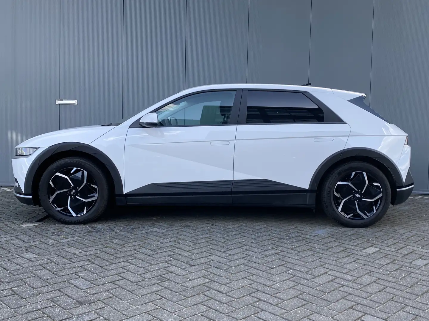 Hyundai IONIQ 5 IONIQ5 73 kWh 218pk Style Automaat | Climate | Cam Wit - 2