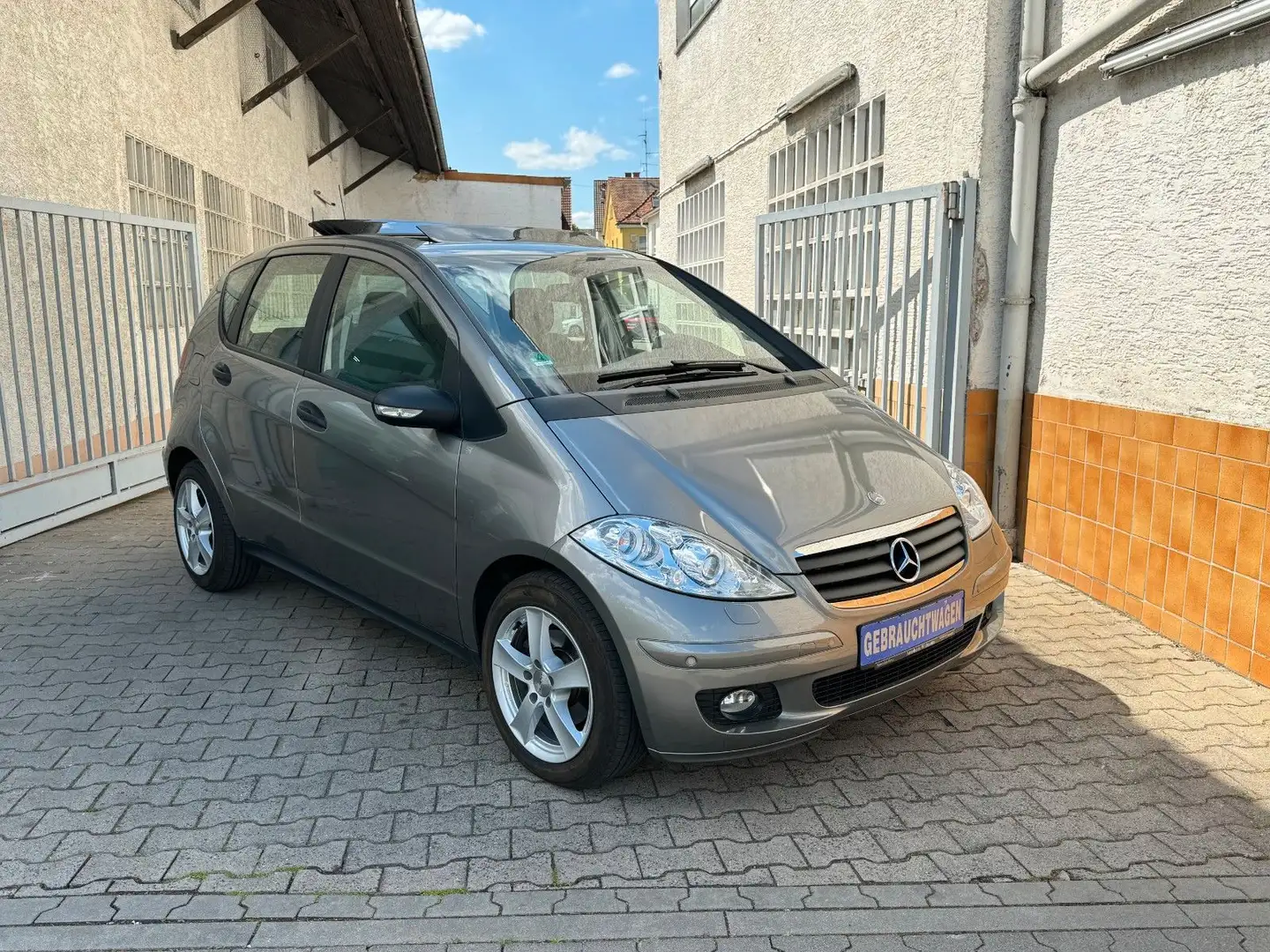 Mercedes-Benz A 170 *Automatik*Bi-Xenon*PDC*Sitzh.*1.Hand*TüV Grigio - 1