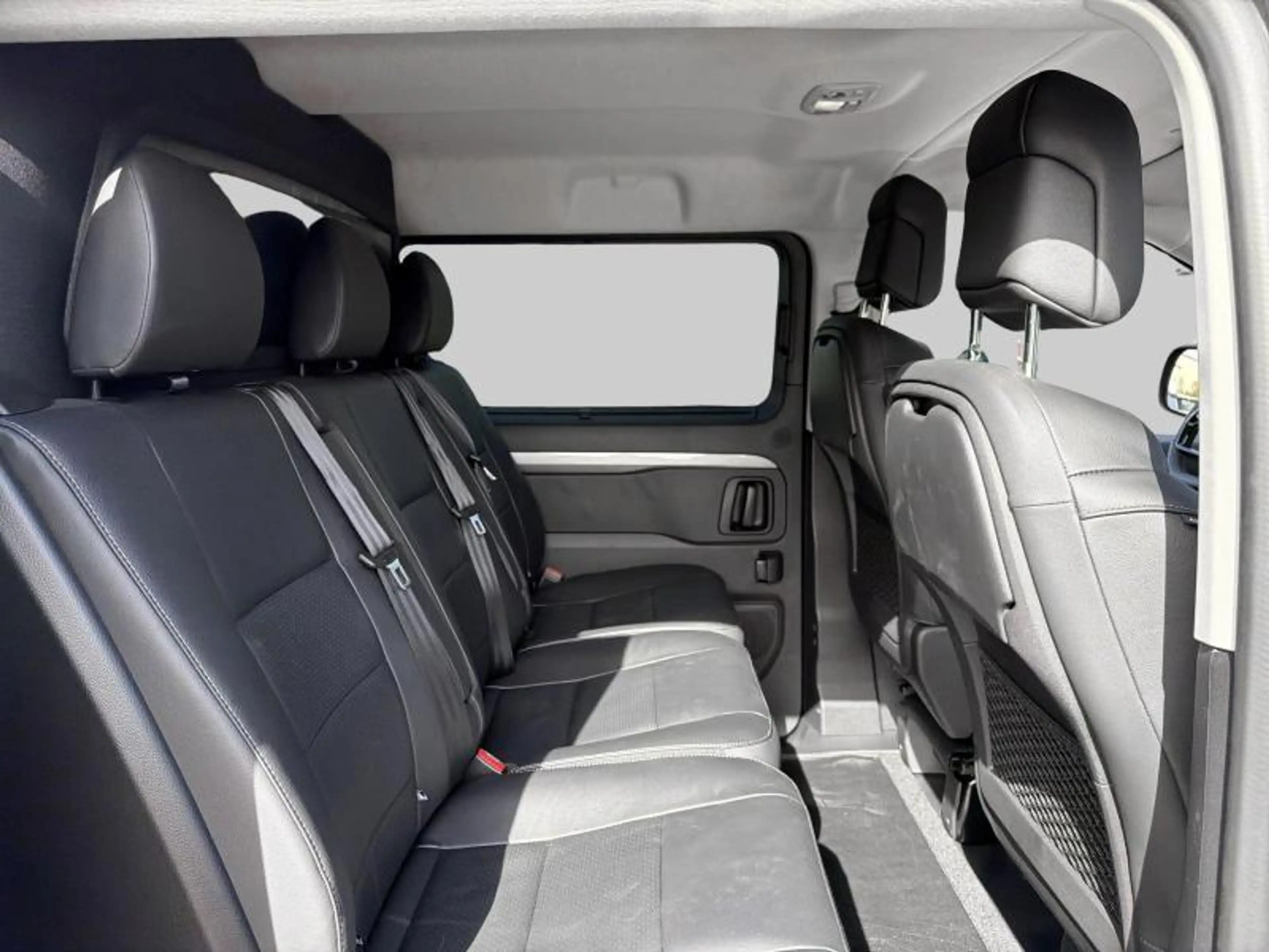 Peugeot Expert IV Premium — photo 10