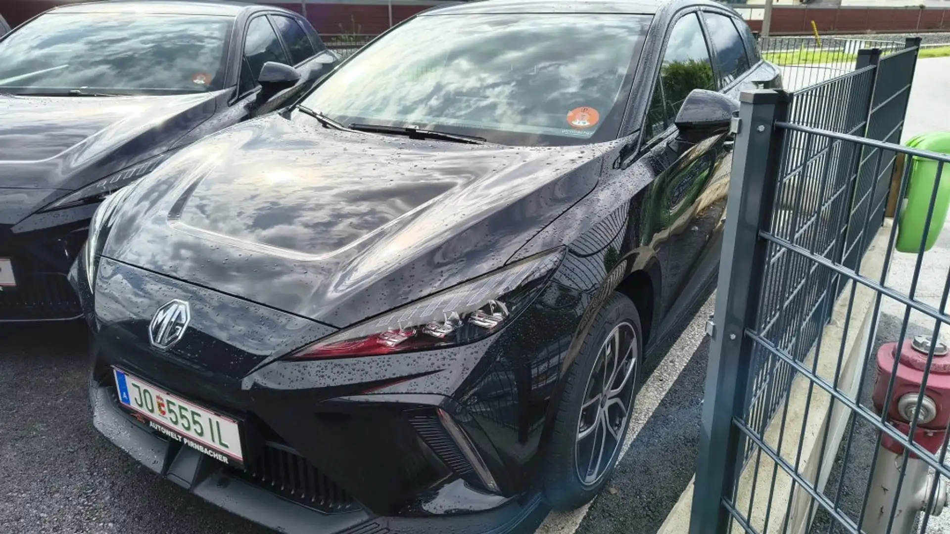 MG MG4 Trophy Extended Range 77kWh Leder Schwarz Schwarz - 1