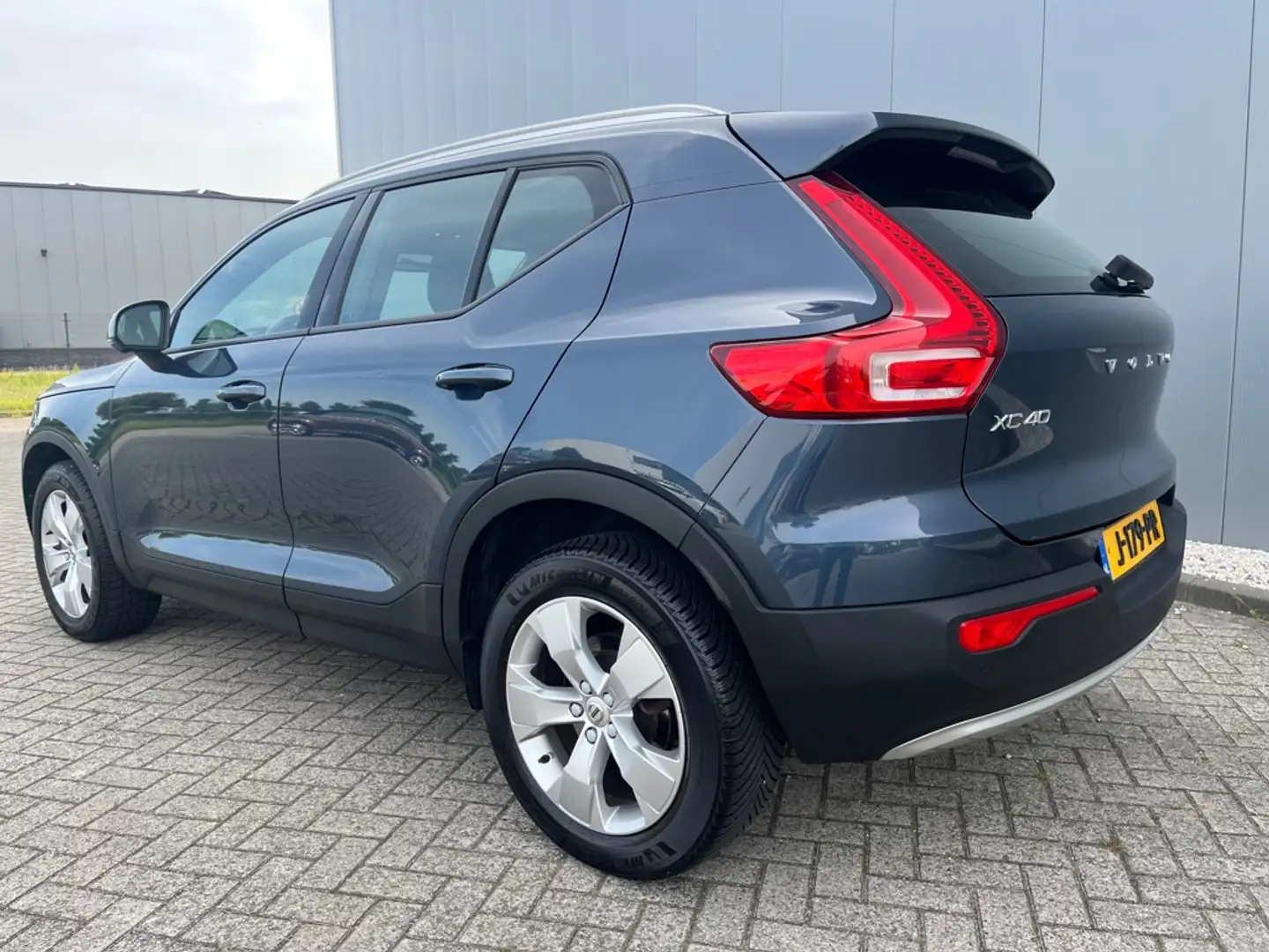 Volvo XC40 2.0 B4 Business Pro MILD HYBRIDE/ PANO/ BTW Bleu - 2