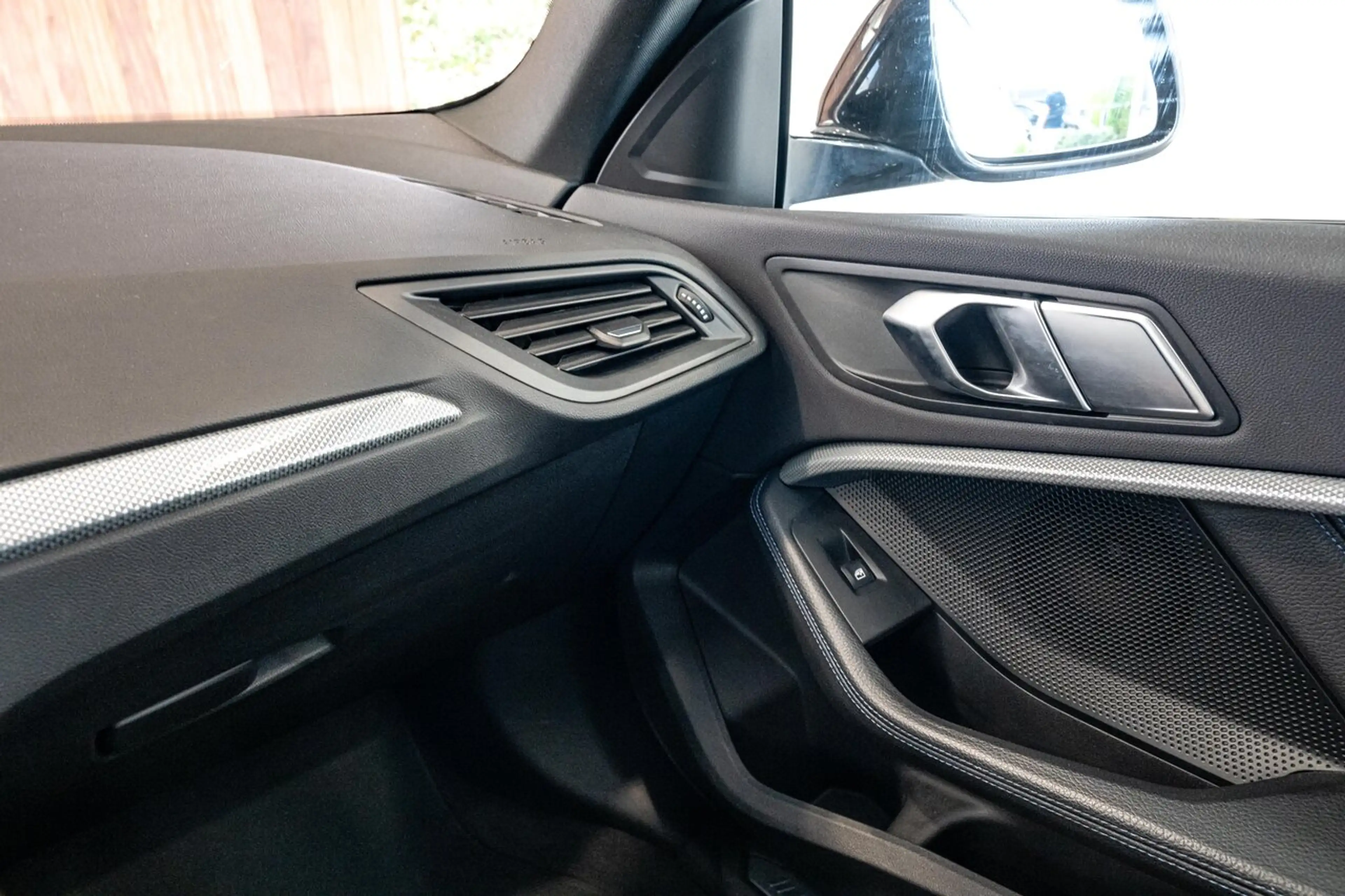 BMW 218 Gran coupé — photo 33