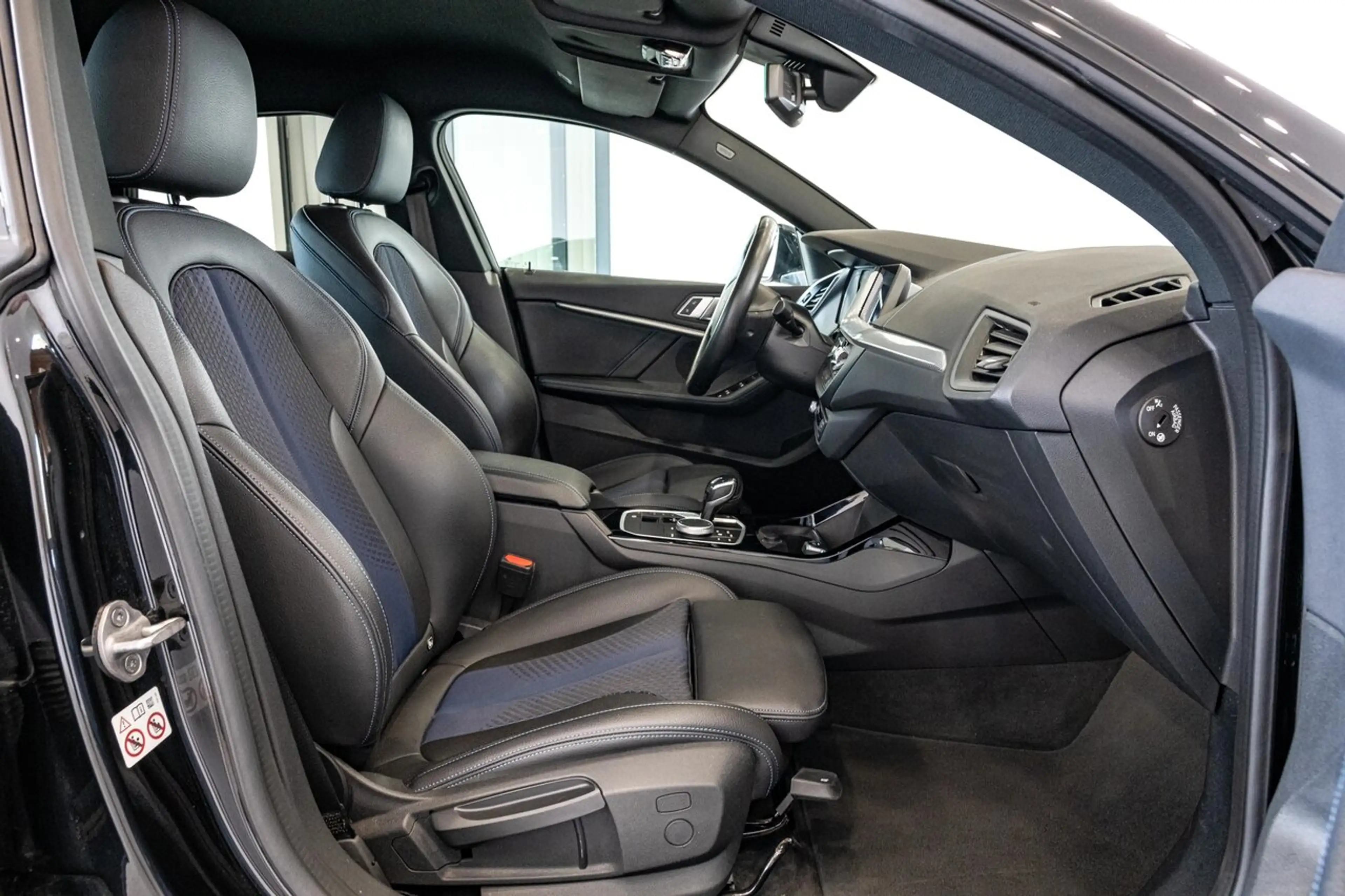 BMW 218 Gran coupé — photo 34