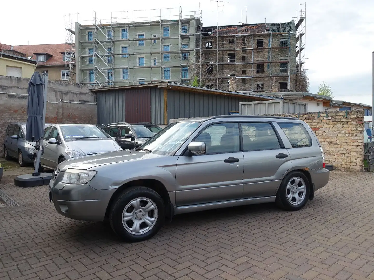 Subaru Forester 2.0X Benzin/LPG, Autom., EU4, WRäder ! Silber - 2