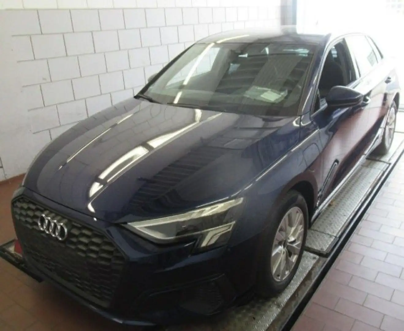 Audi A3 40TFSIe S tronic e-tron AHK LED Nav Blau - 2