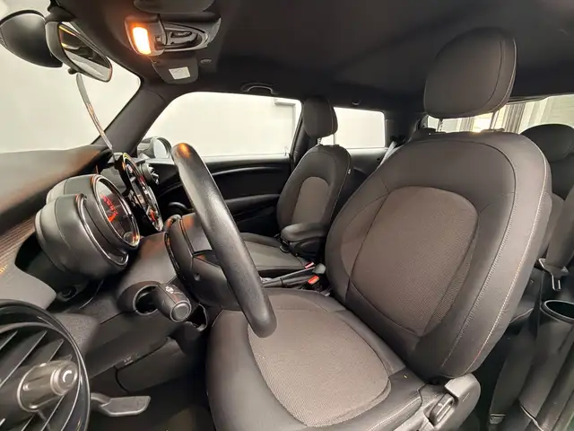 Mini Cooper Cooper view 10