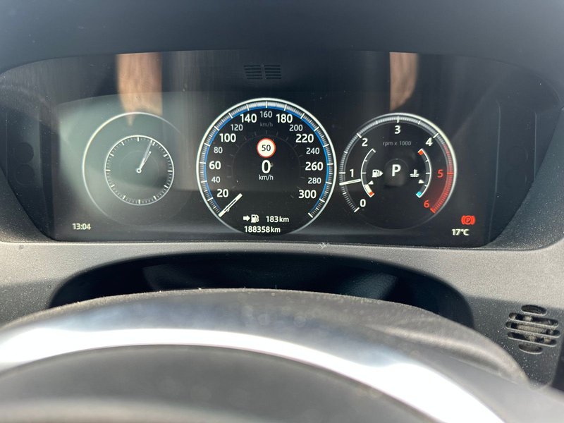 Jaguar F-Pace F-PACE Prestige AWD — photo 12