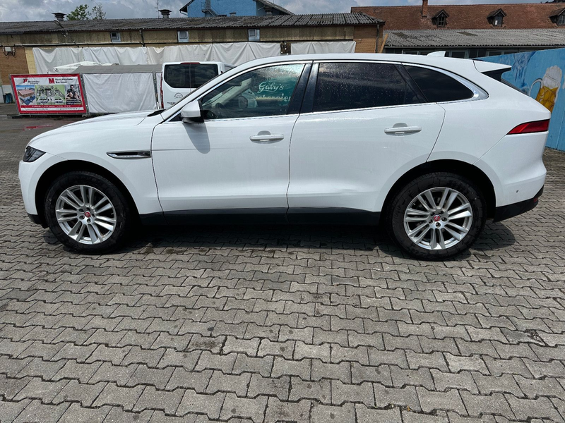 Jaguar F-Pace F-PACE Prestige AWD — photo 8