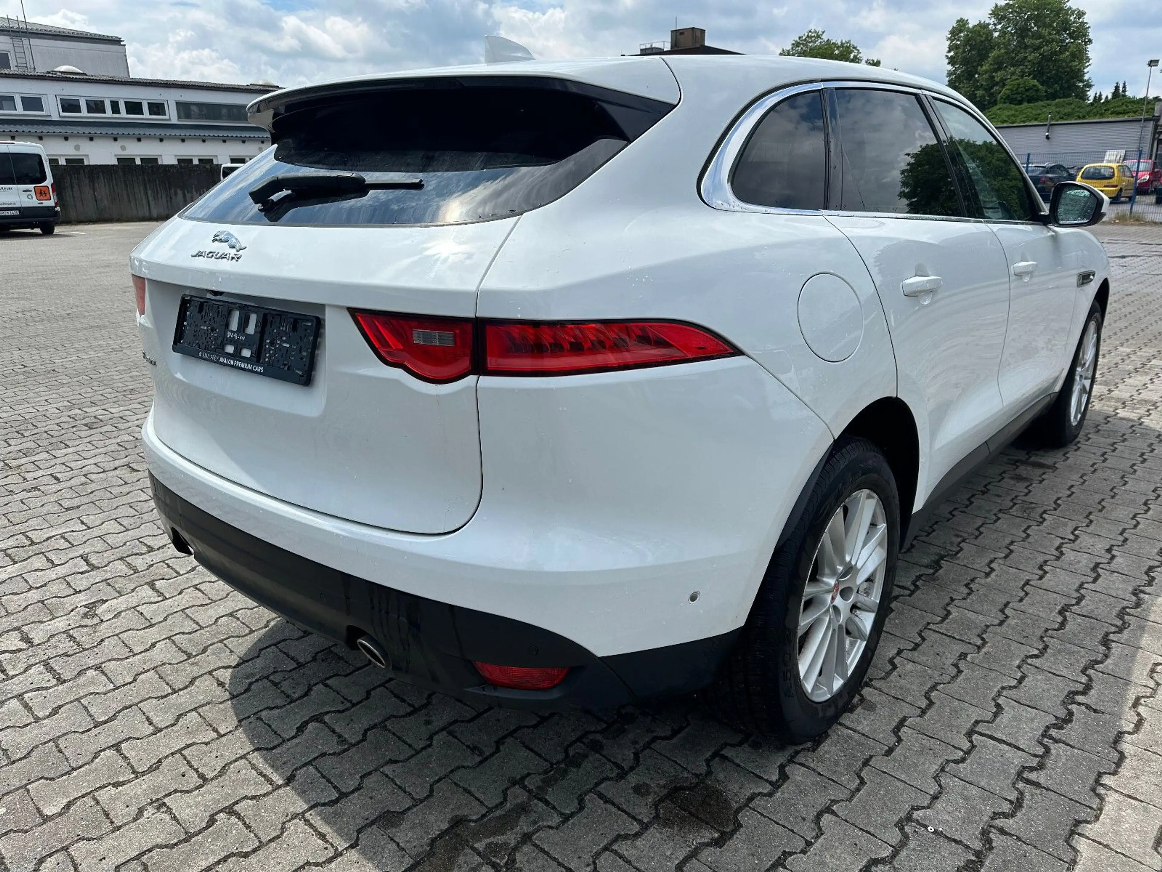 Jaguar F-Pace F-PACE Prestige AWD — photo 5