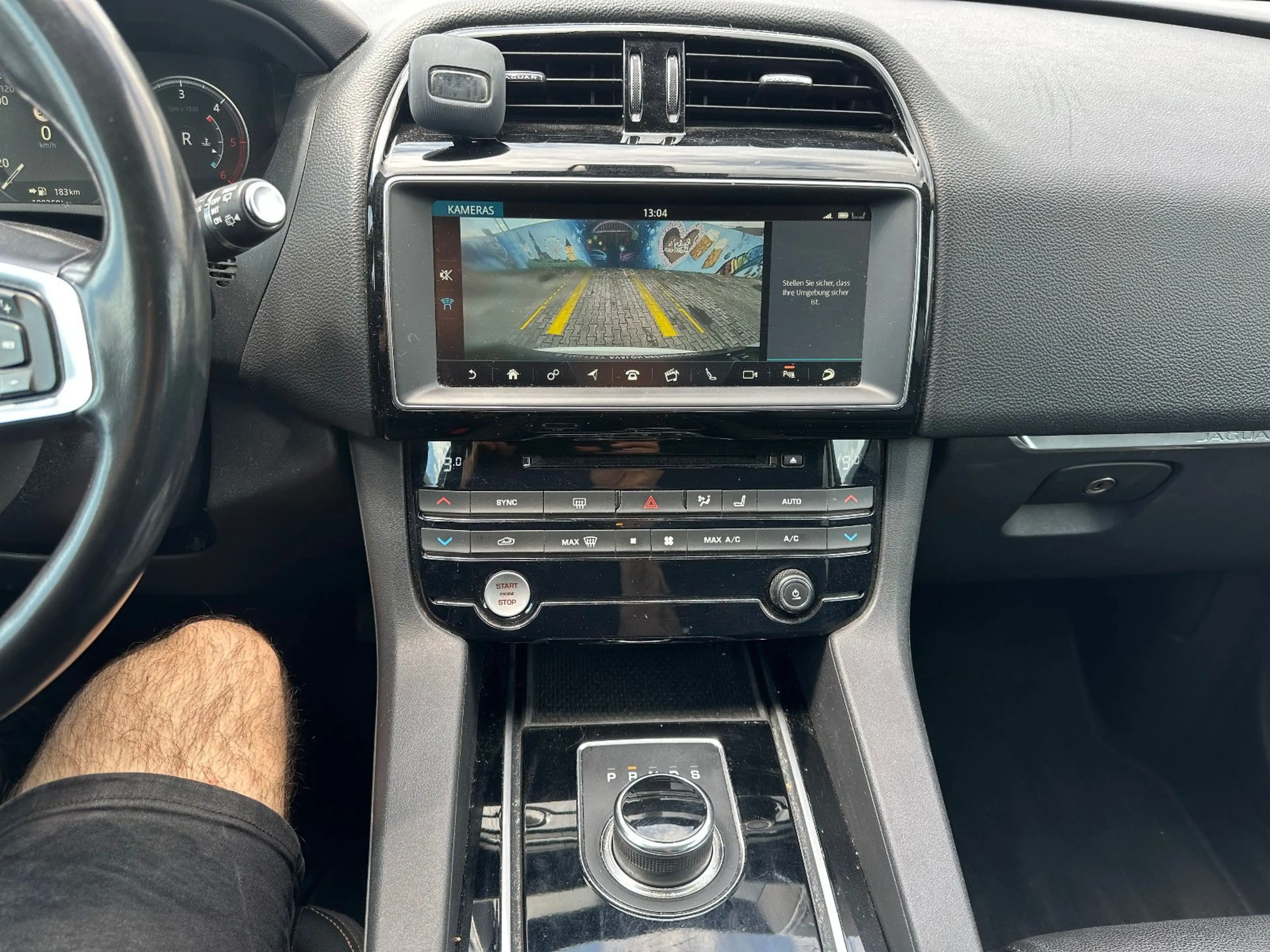 Jaguar F-Pace F-PACE Prestige AWD — photo 14