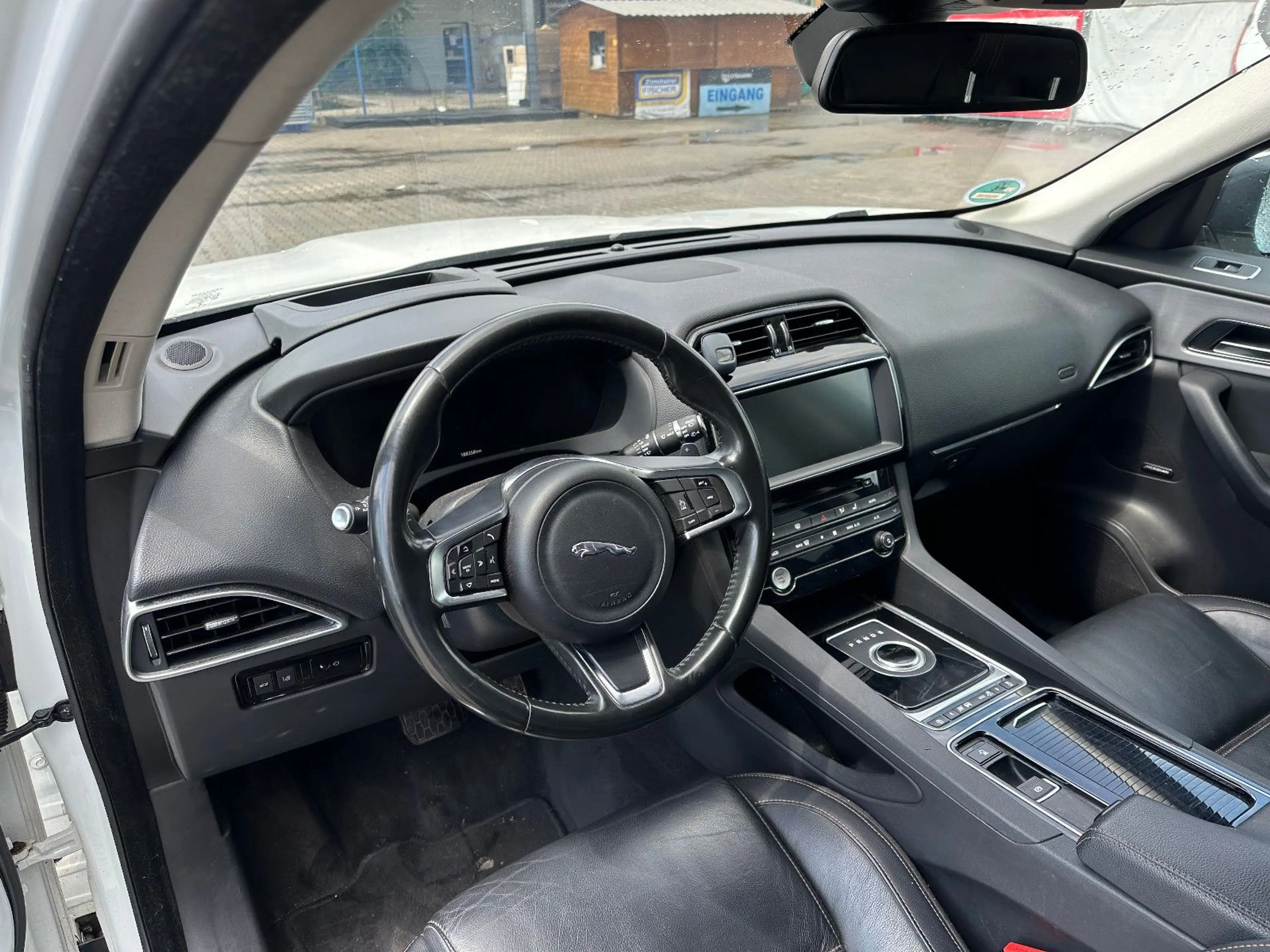 Jaguar F-Pace F-PACE Prestige AWD — photo 11
