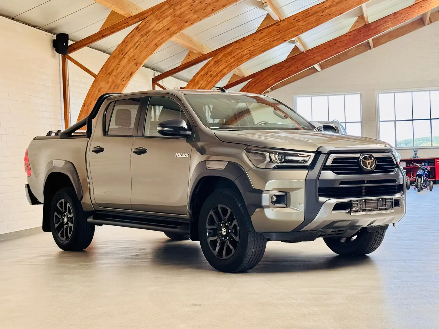 Toyota Hilux 4x4 Double Cab Autm. Invincible Verde - 1