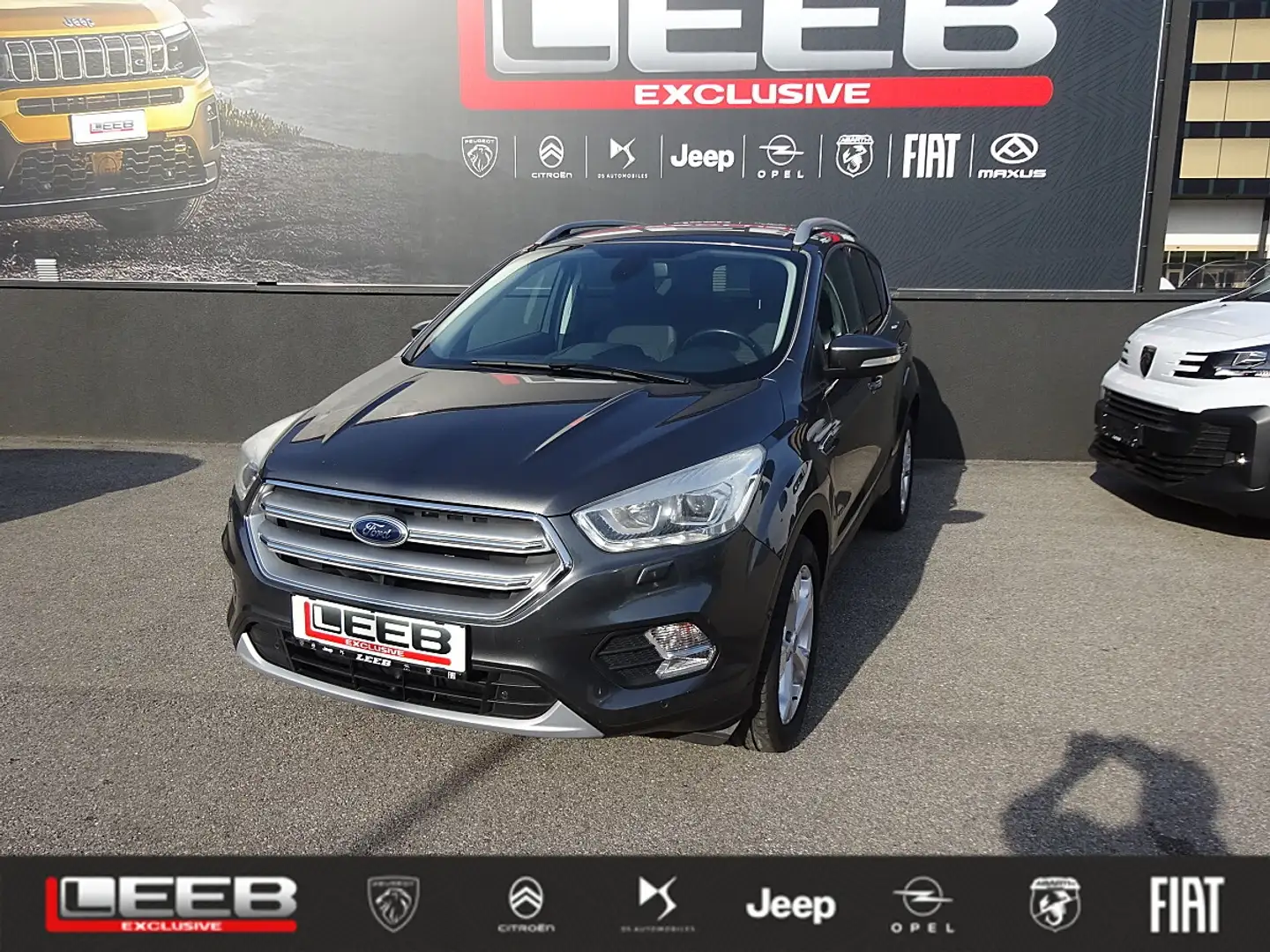 Ford Kuga 2,0 TDCi Titanium Start/Stop AWD Grau - 1