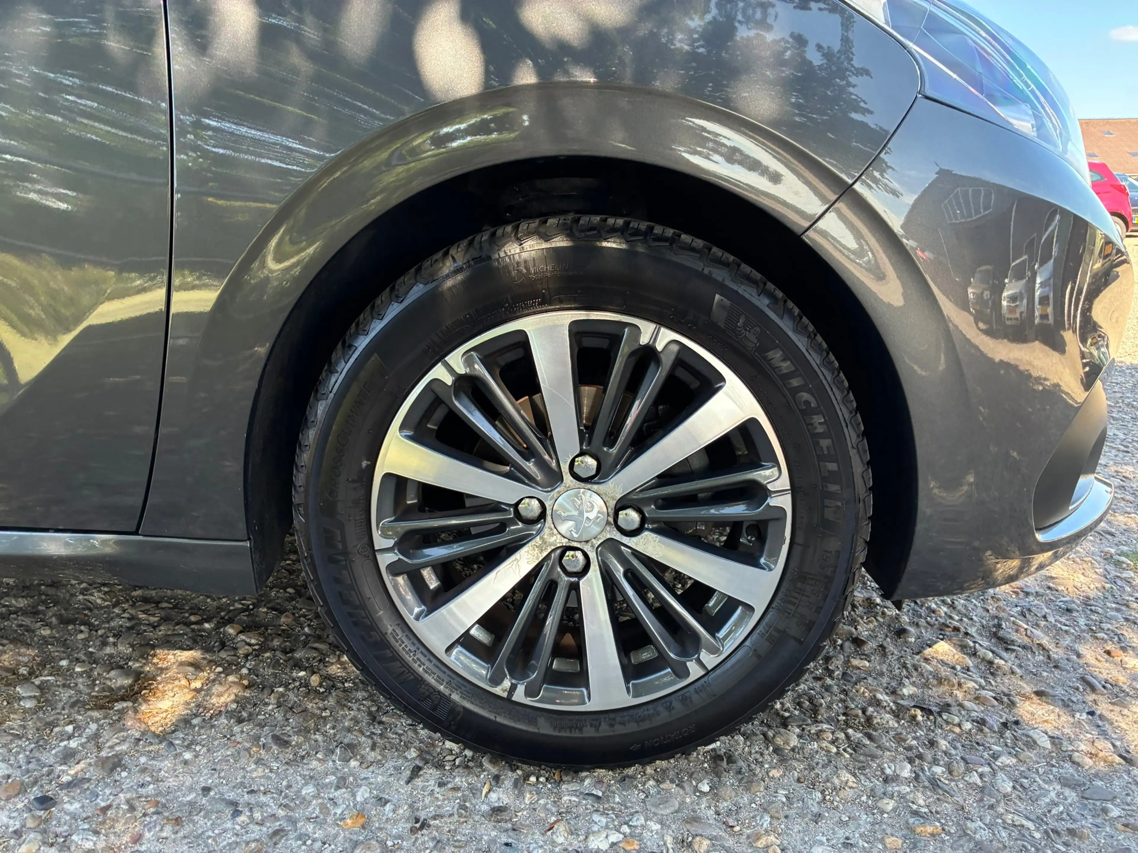 Peugeot 208 1.2 PureTech Allure | DAB + Navi + Clima + Cruise — photo 6